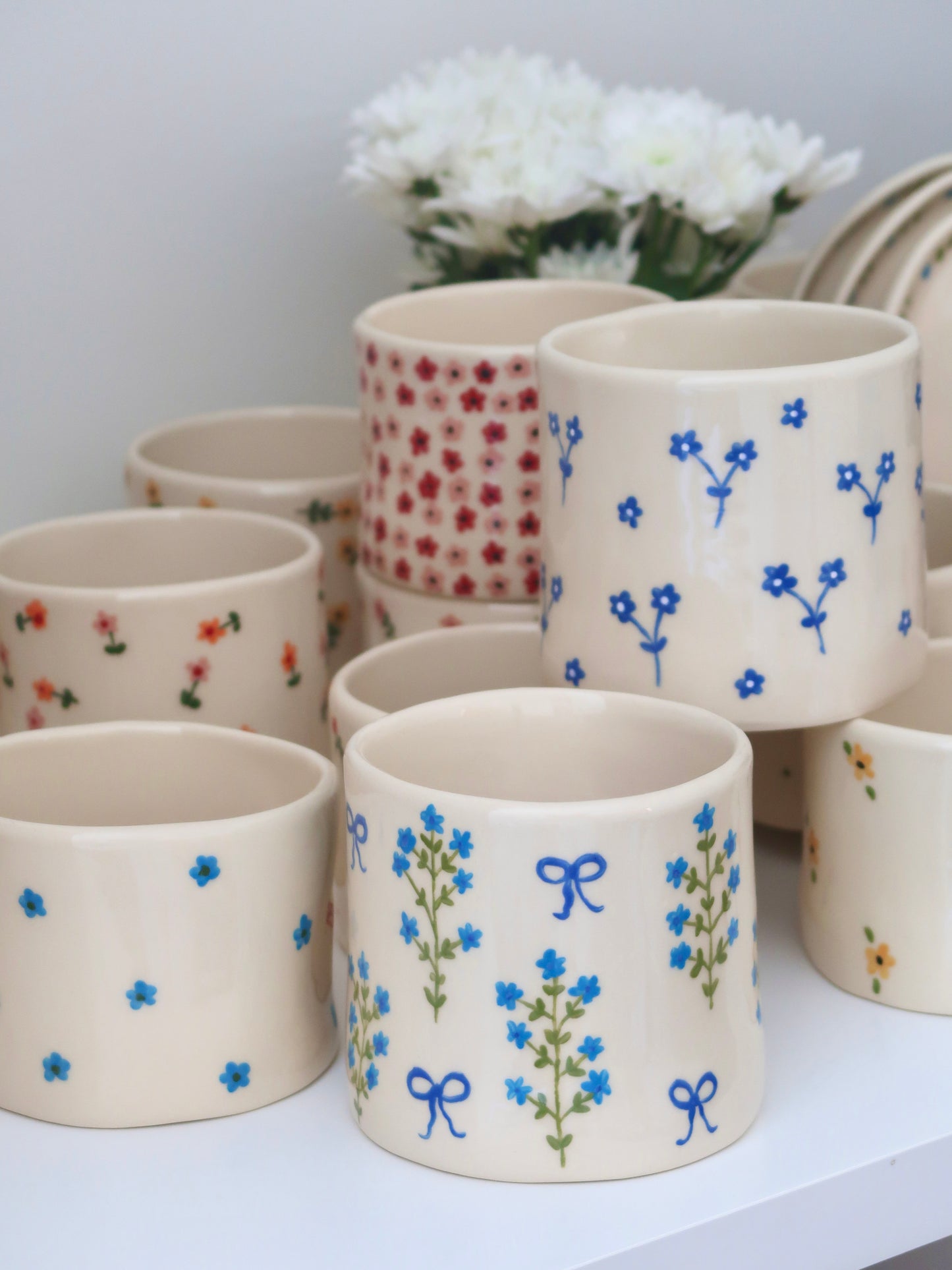 Vase with blue flowers - medium size