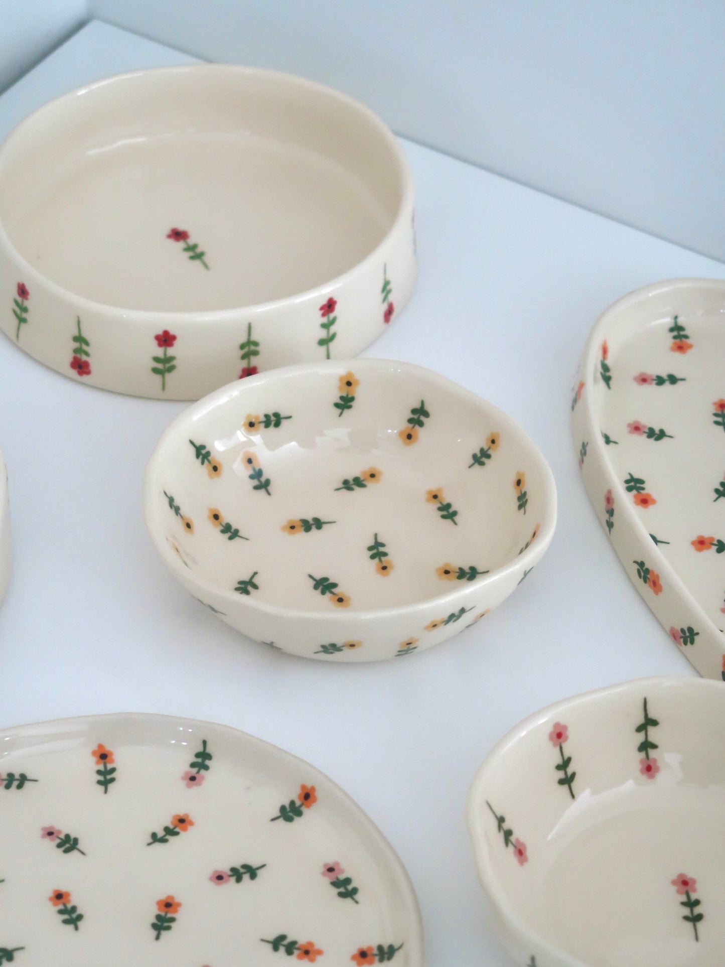 Bowl with yellow flowers