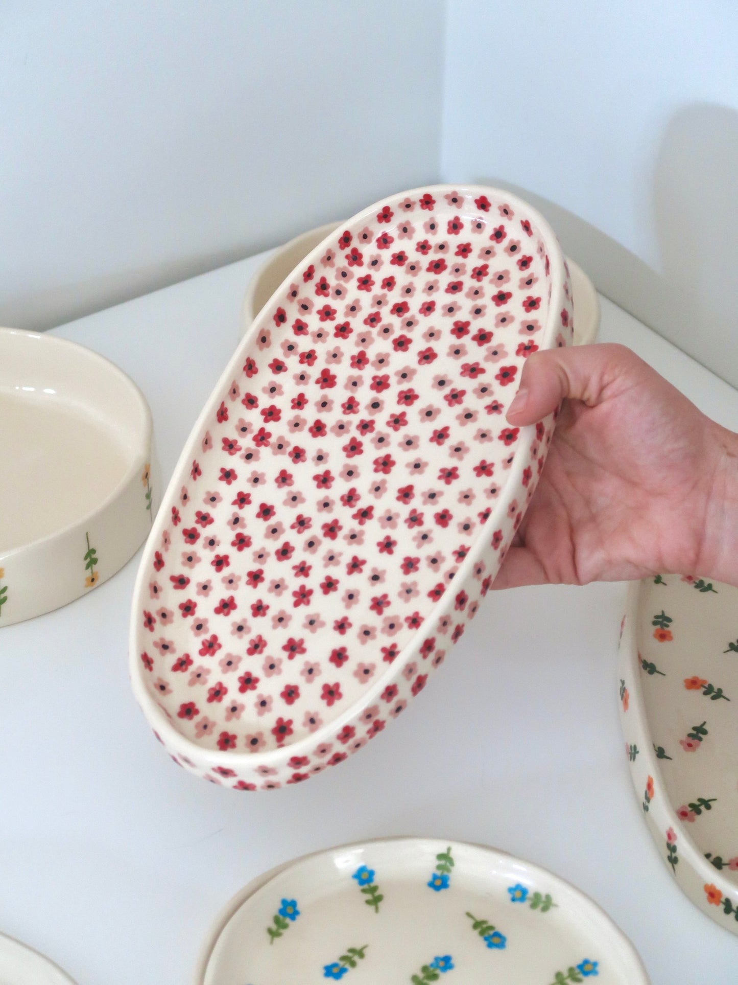 Platter with pink and red flowers