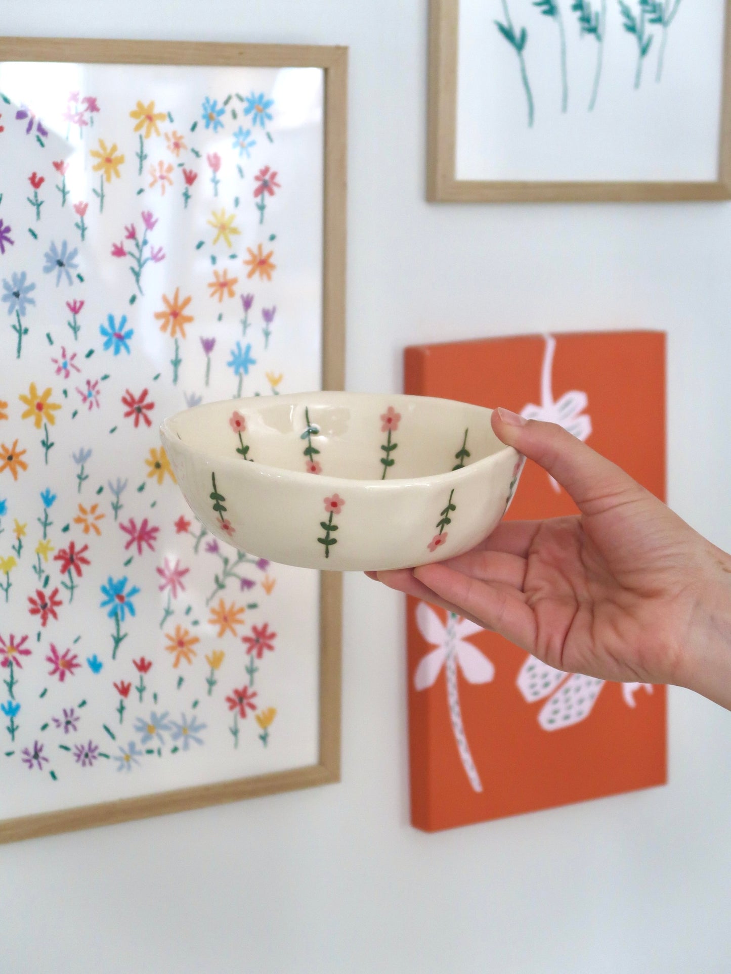 Bowl with pink flowers