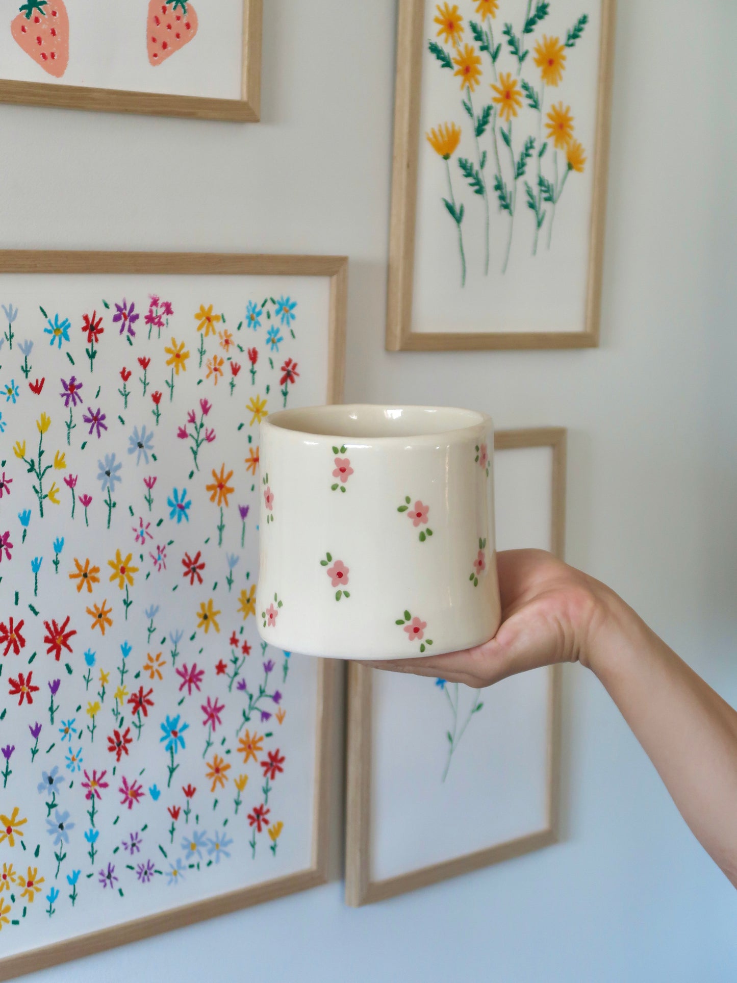 Vase with pink flowers - medium size