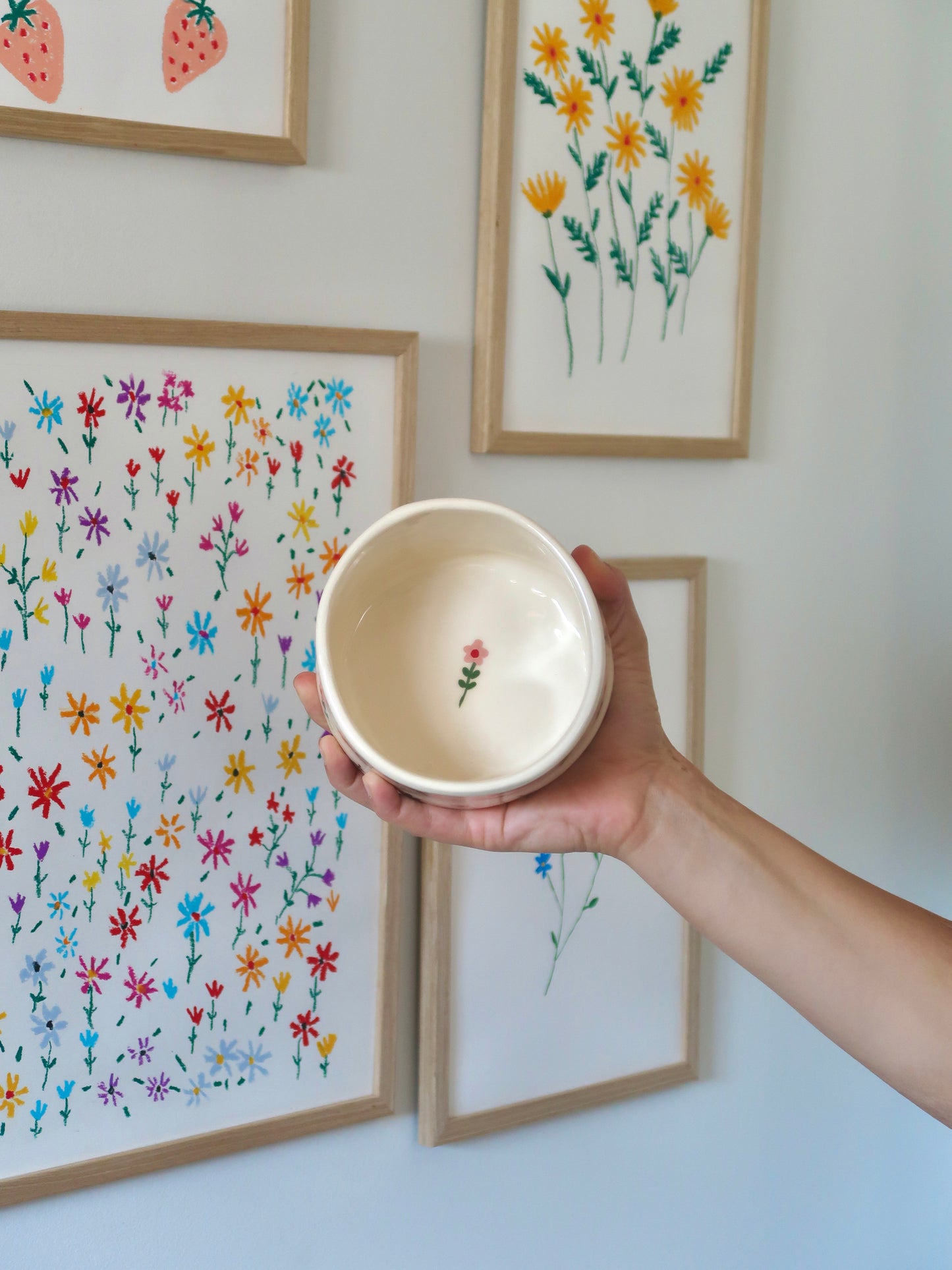 Vase with pink flowers