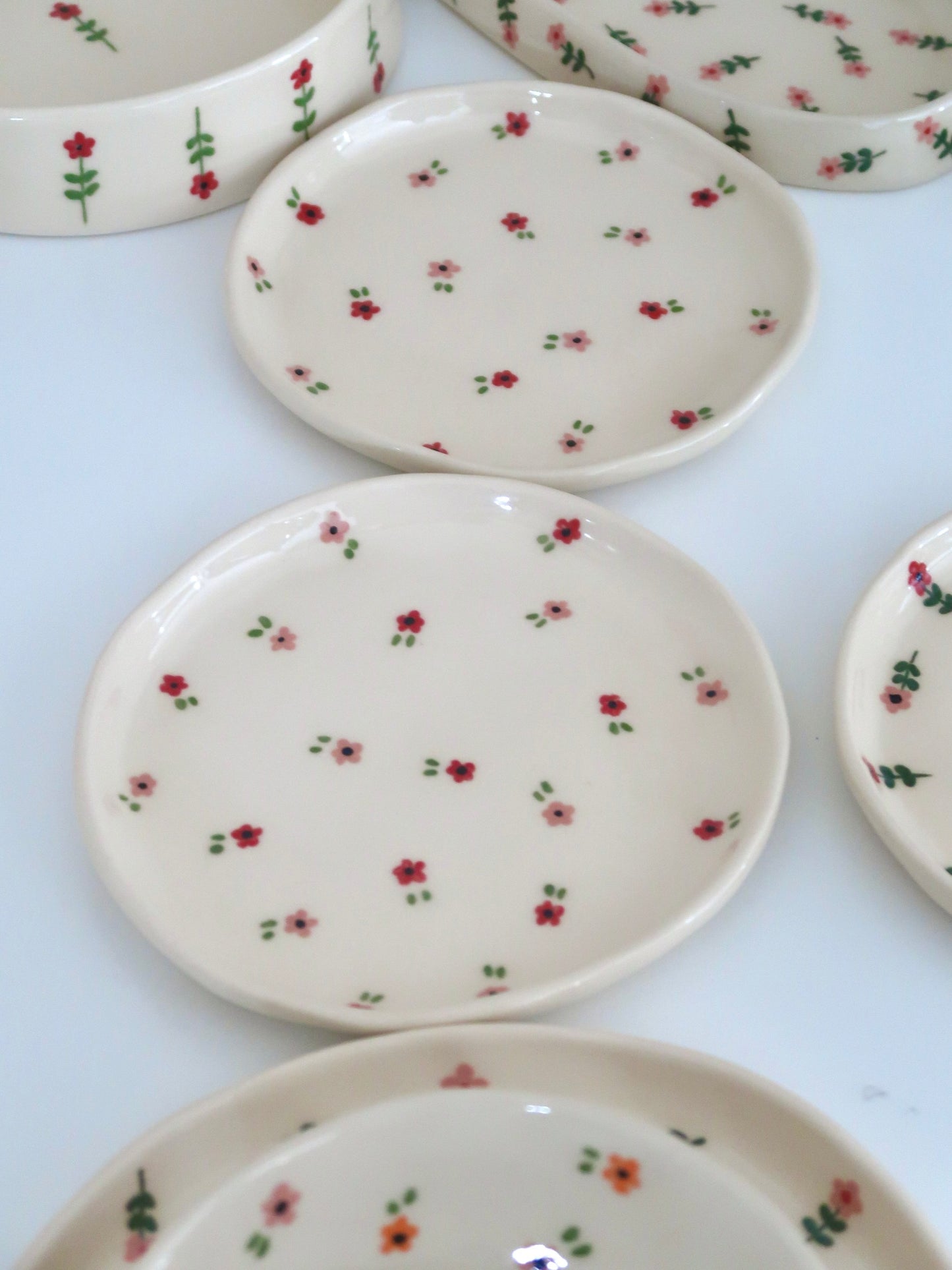 Breakfast/ dessert plate with pink and red flowers