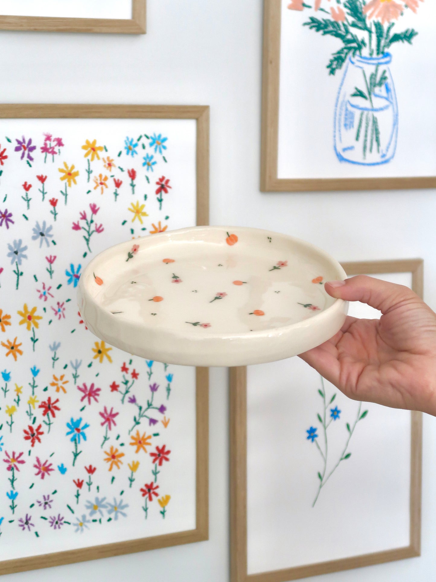 High edge plate with pumpkins and pink flowers