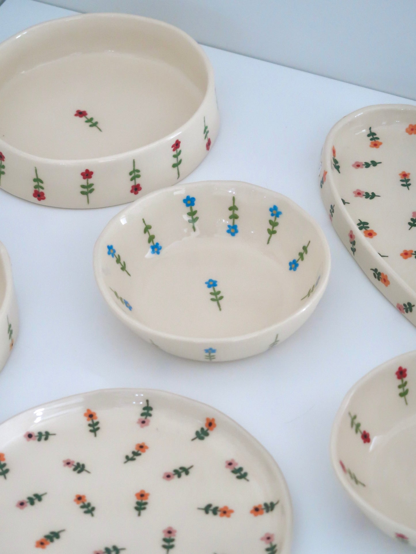 Bowl with blue flowers