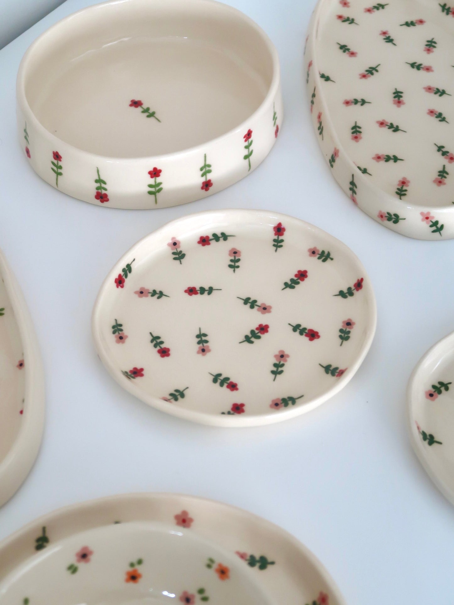 Breakfast/ dessert plate with pink and red flowers