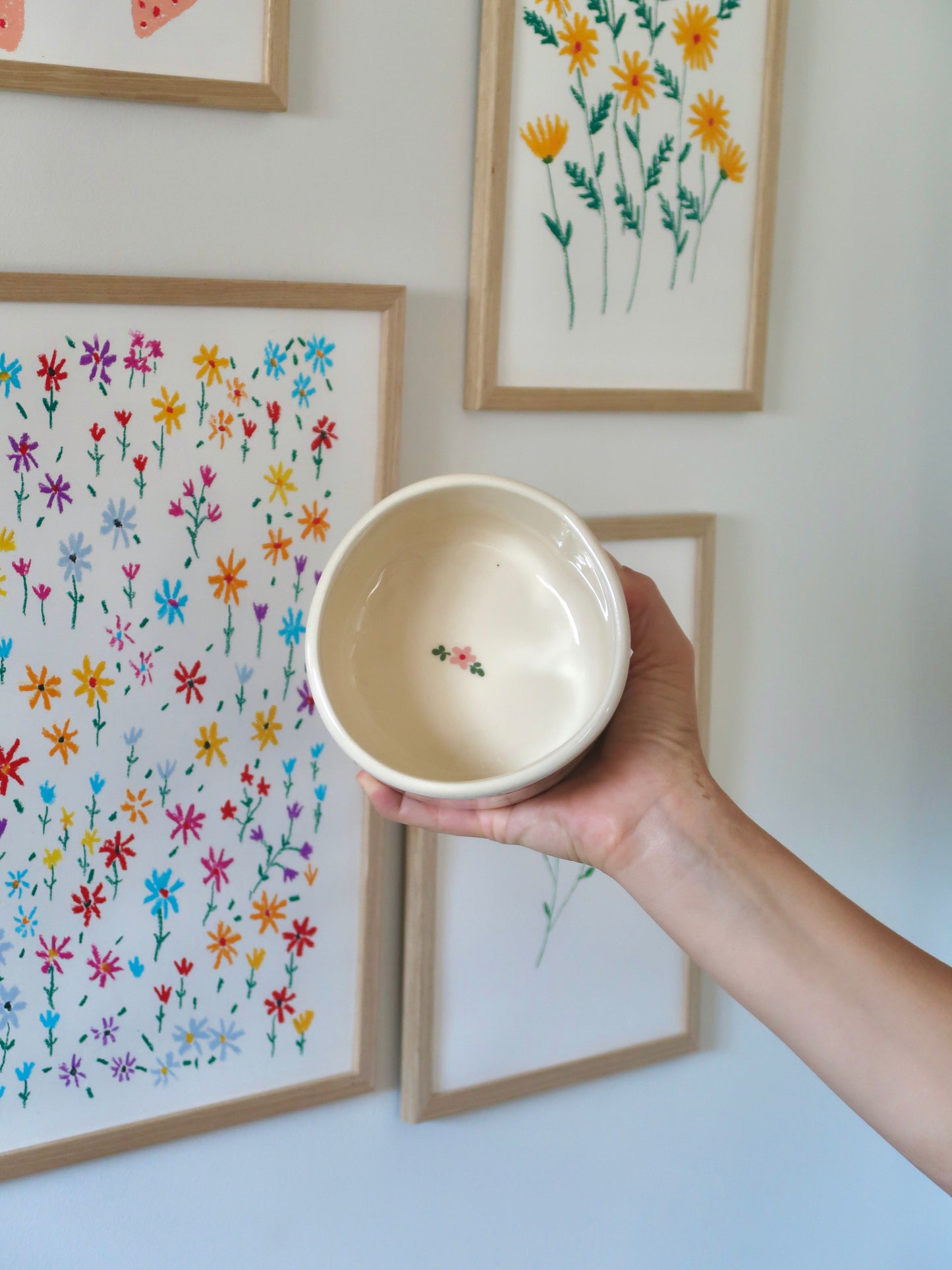 Vase with pink flowers