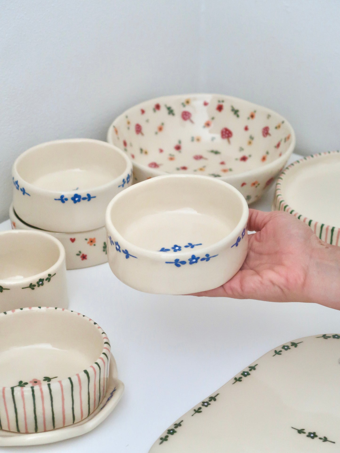 Bowl with blue flowers