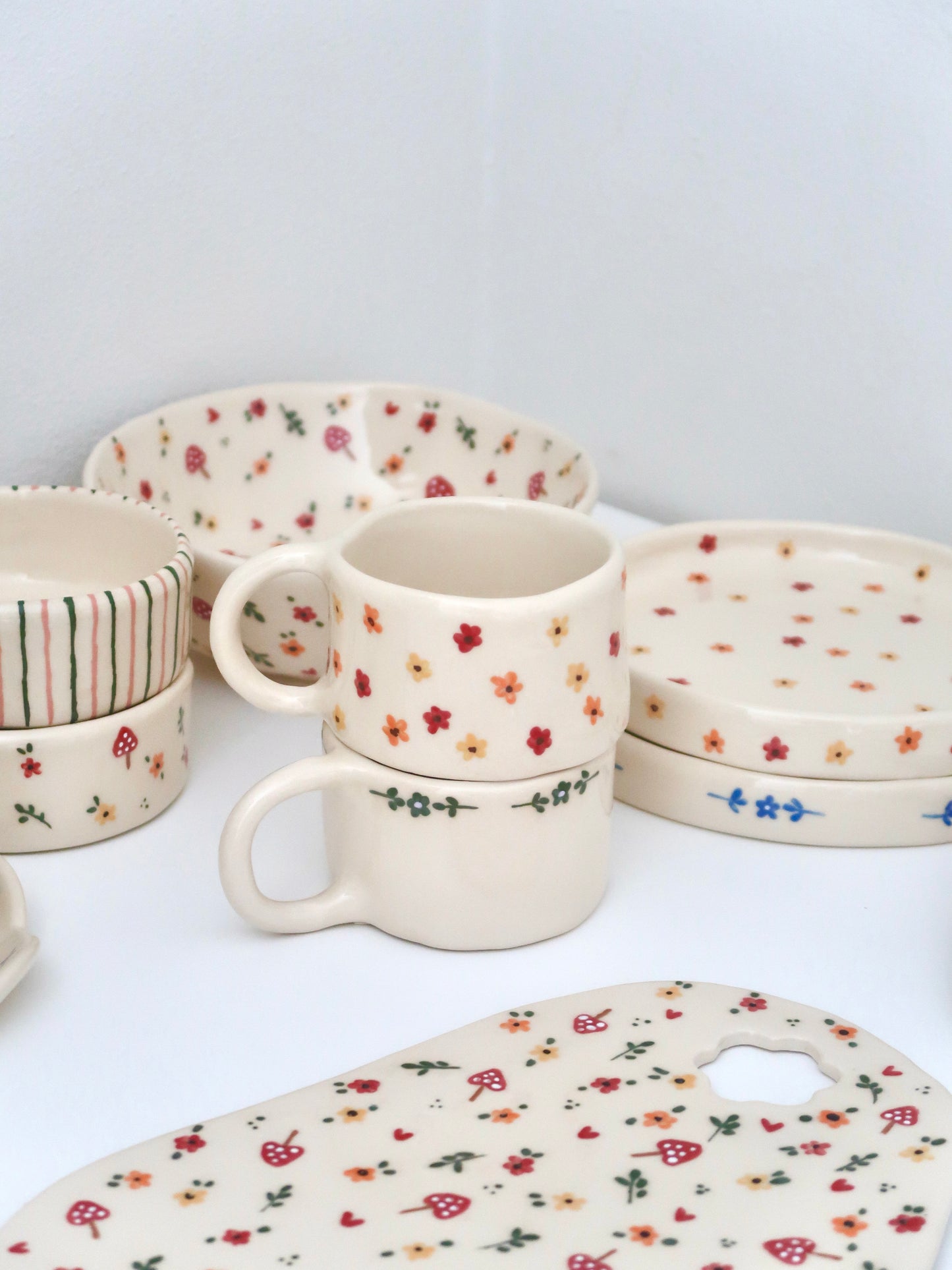 Mug with autumn flowers