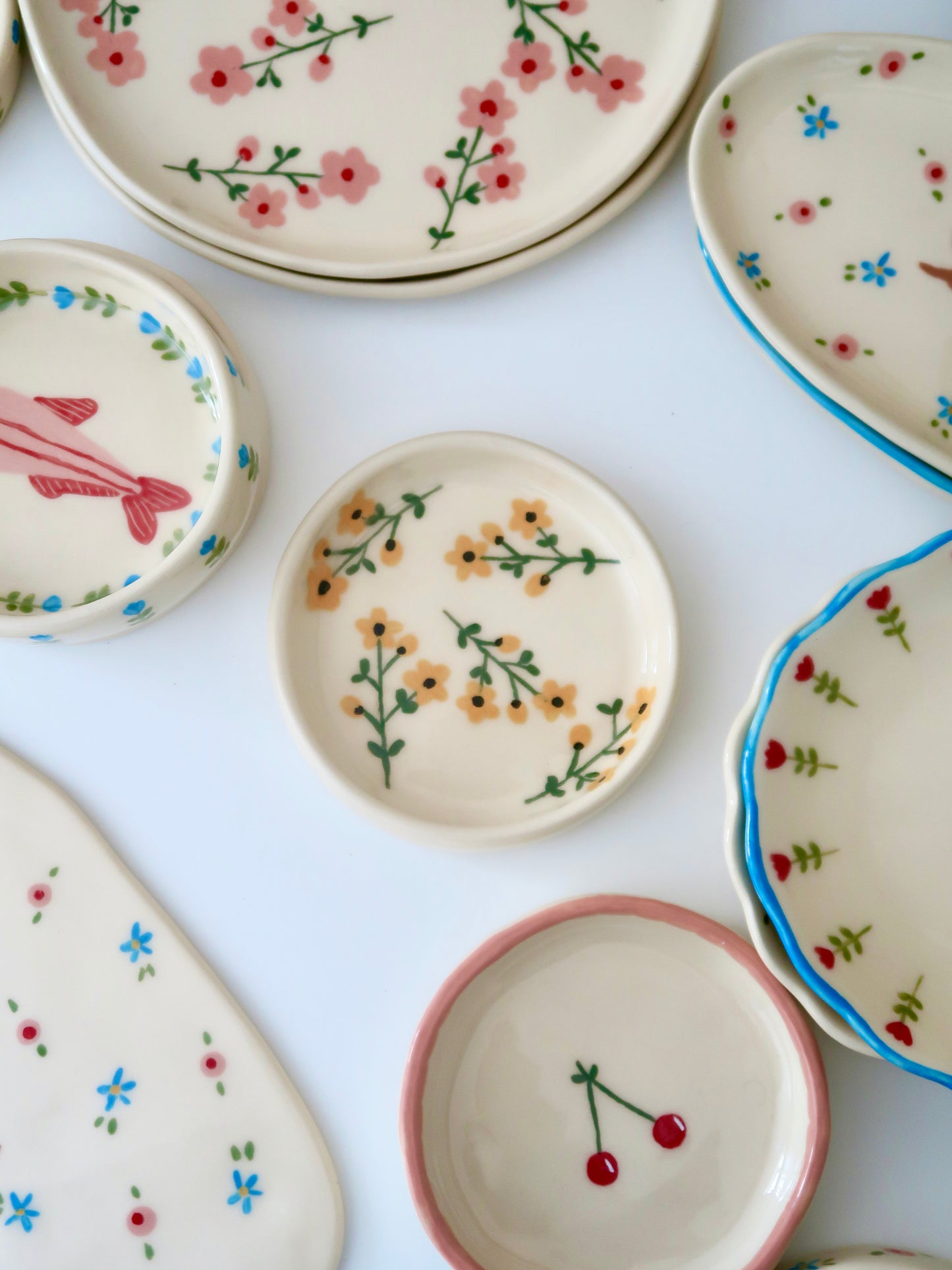 Ring dish with yellow flowers