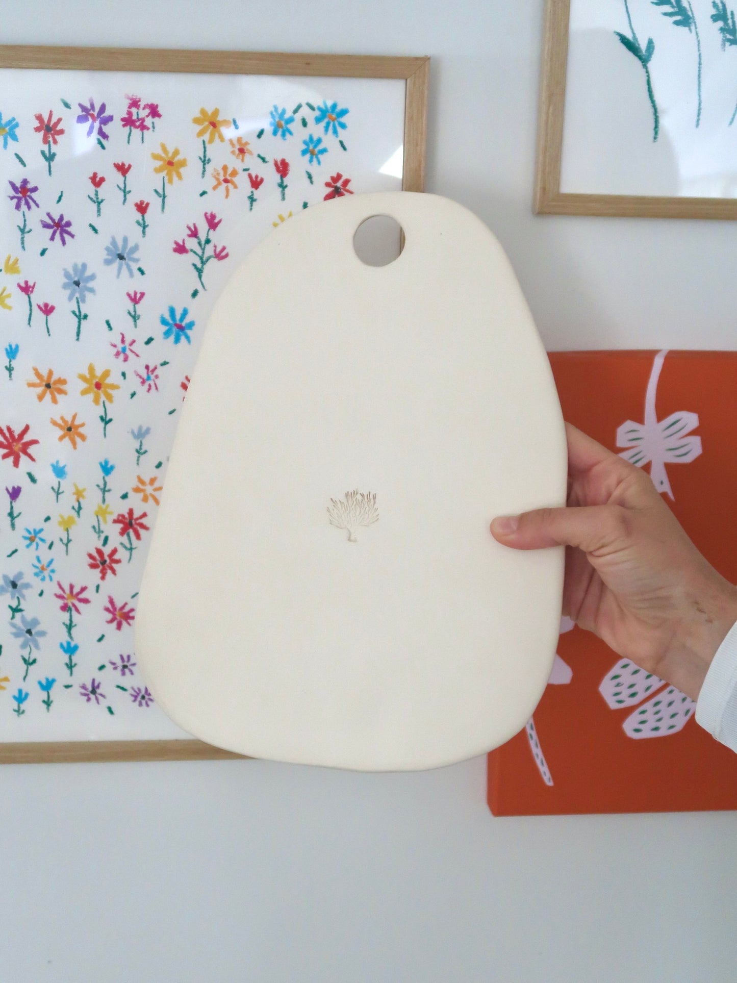 Kitchen board with blue flowers