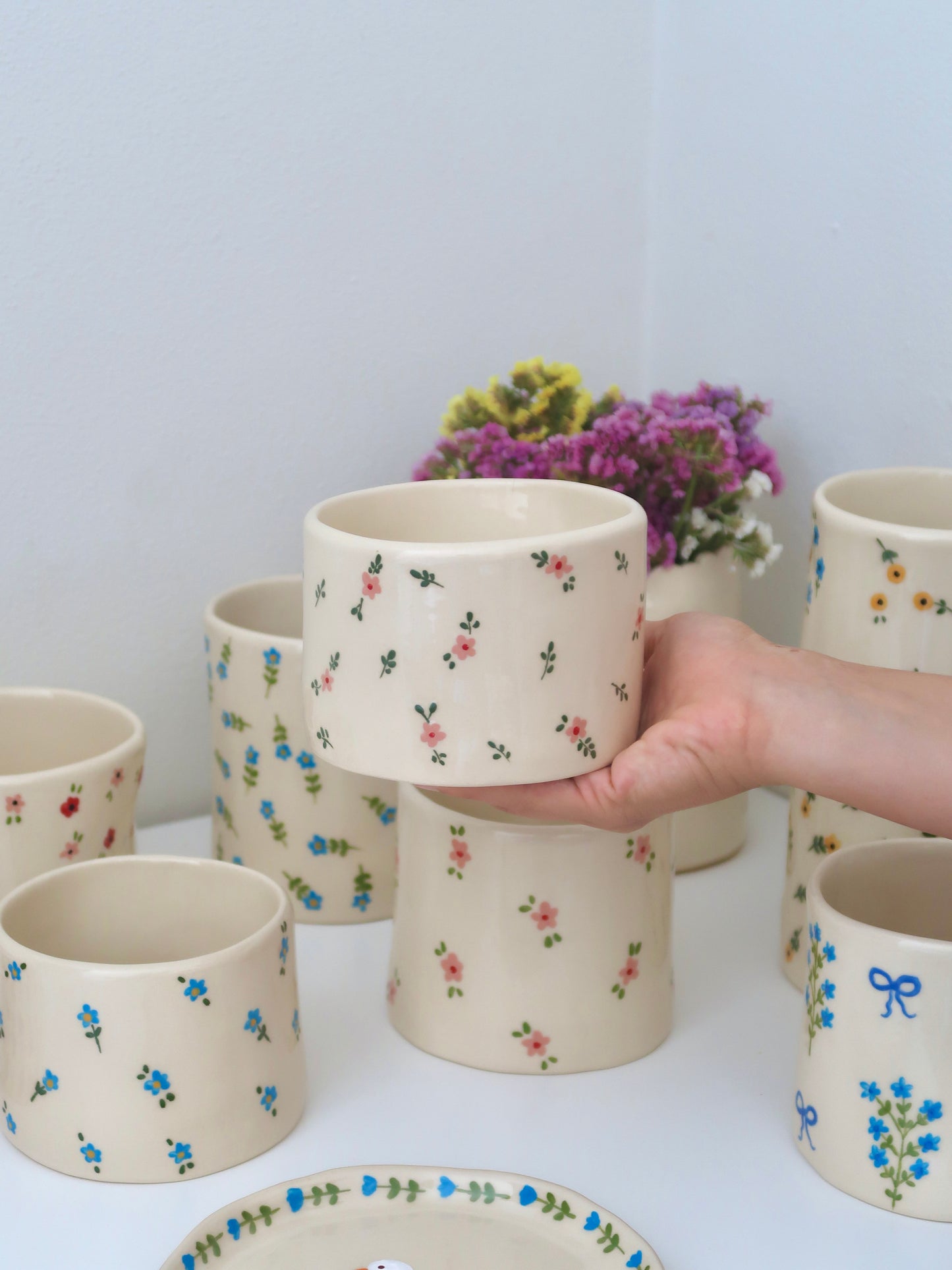 Vase with pink flowers