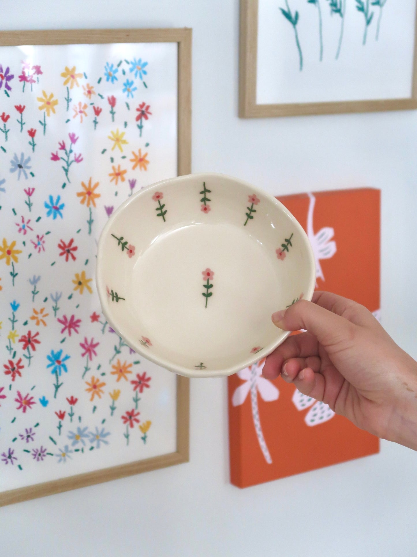 Bowl with pink flowers
