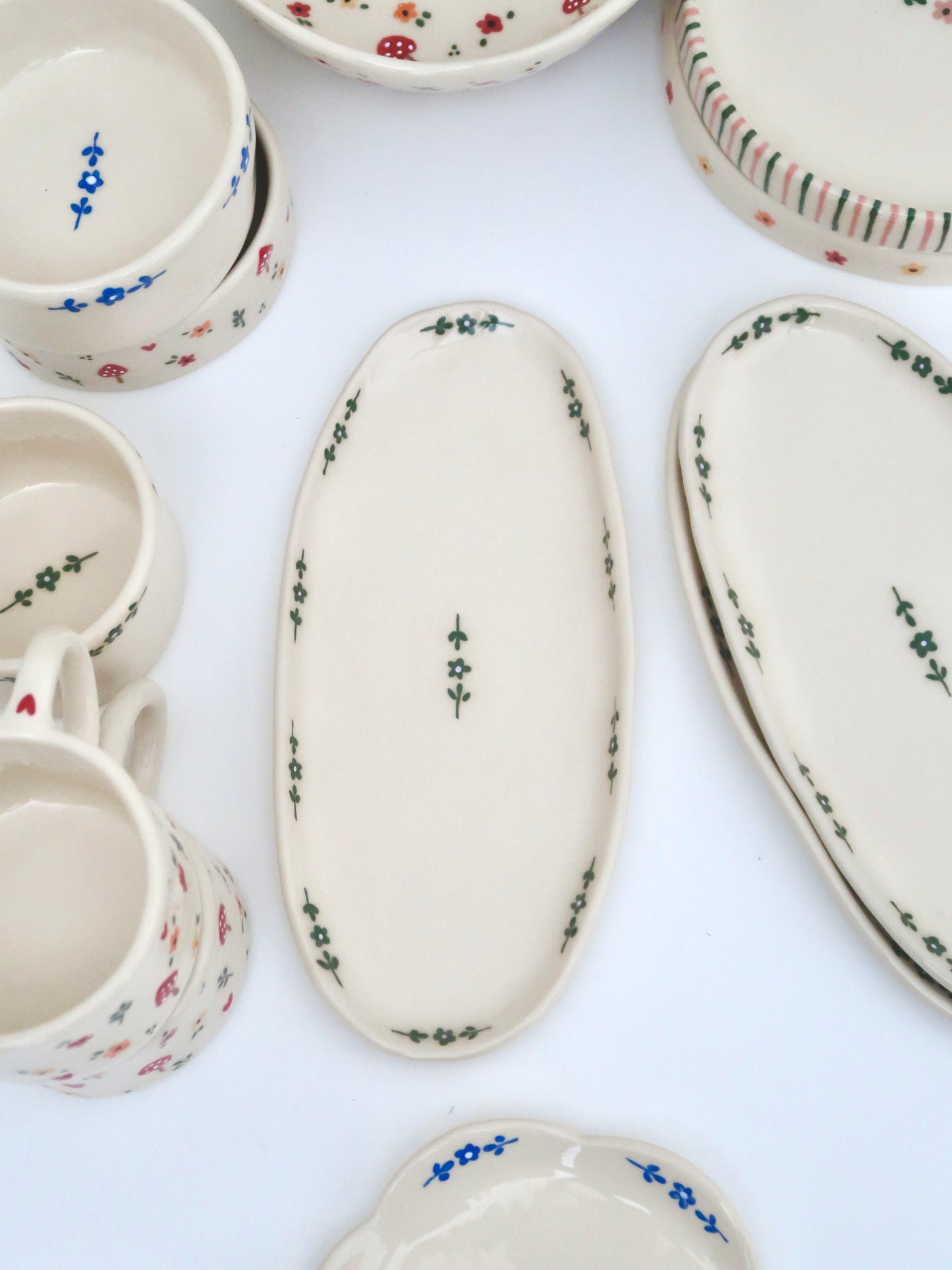 Platter with green flowers - medium