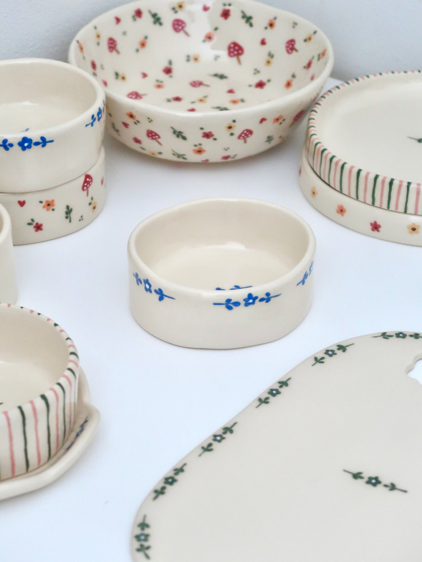 Bowl with blue flowers