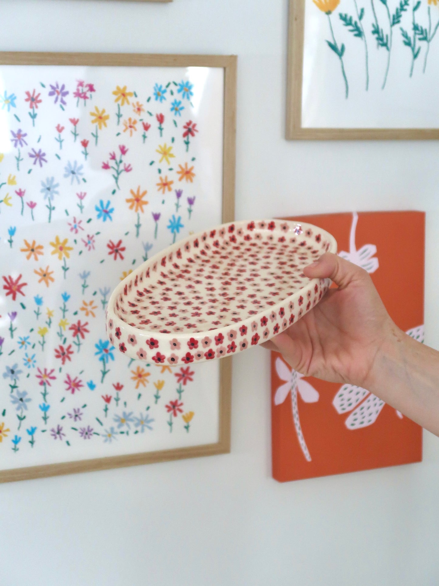 Platter with pink and red flowers
