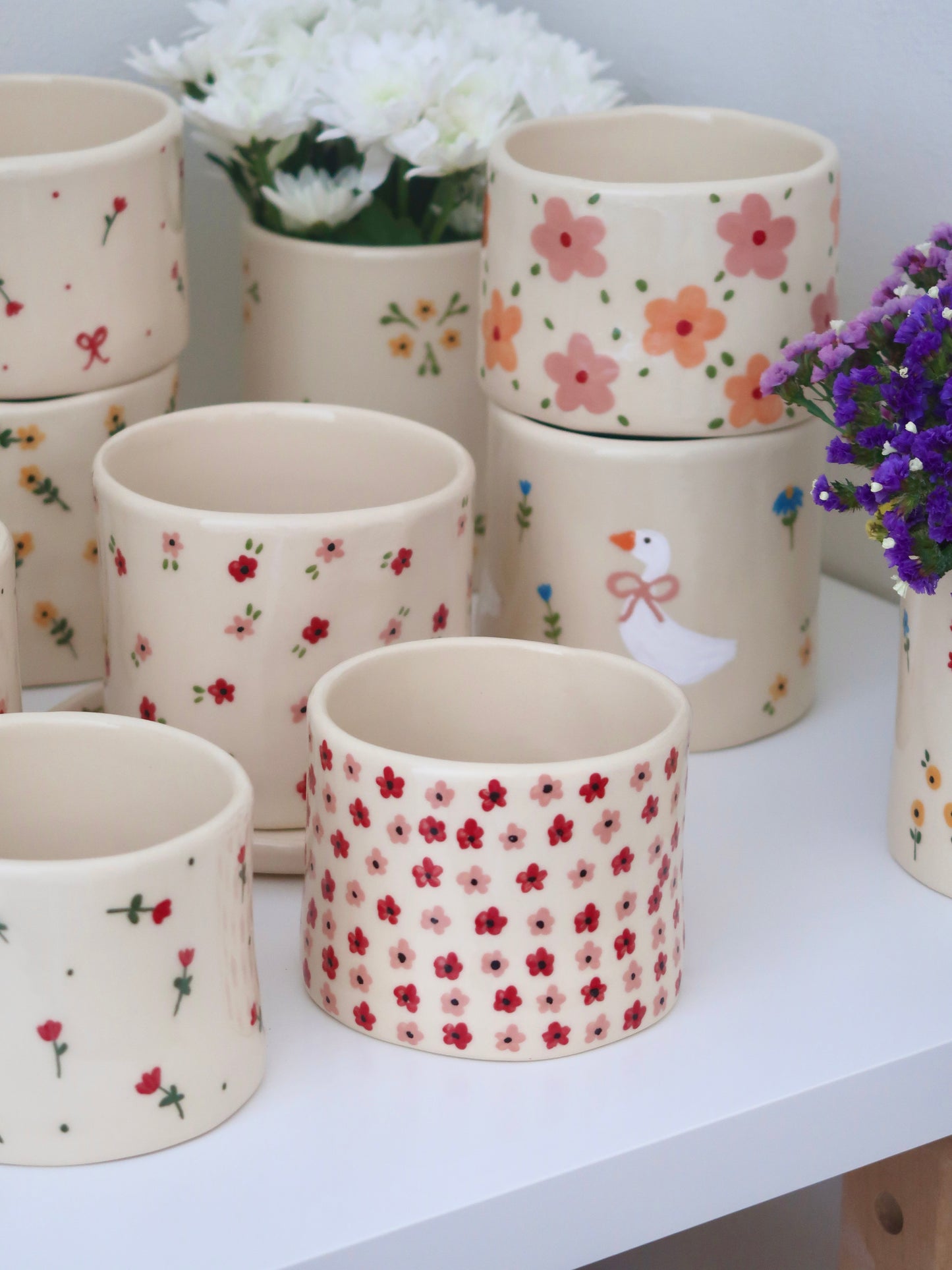 Vase with pink and red flowers