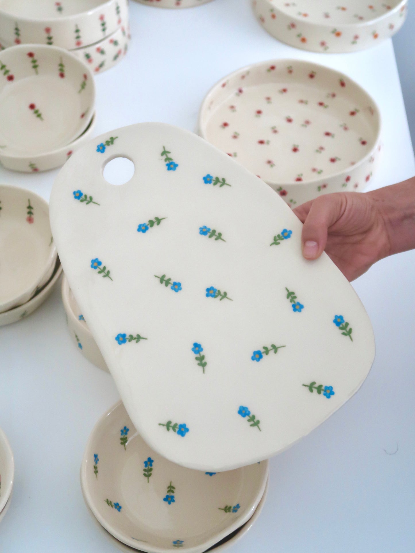Kitchen board with blue flowers