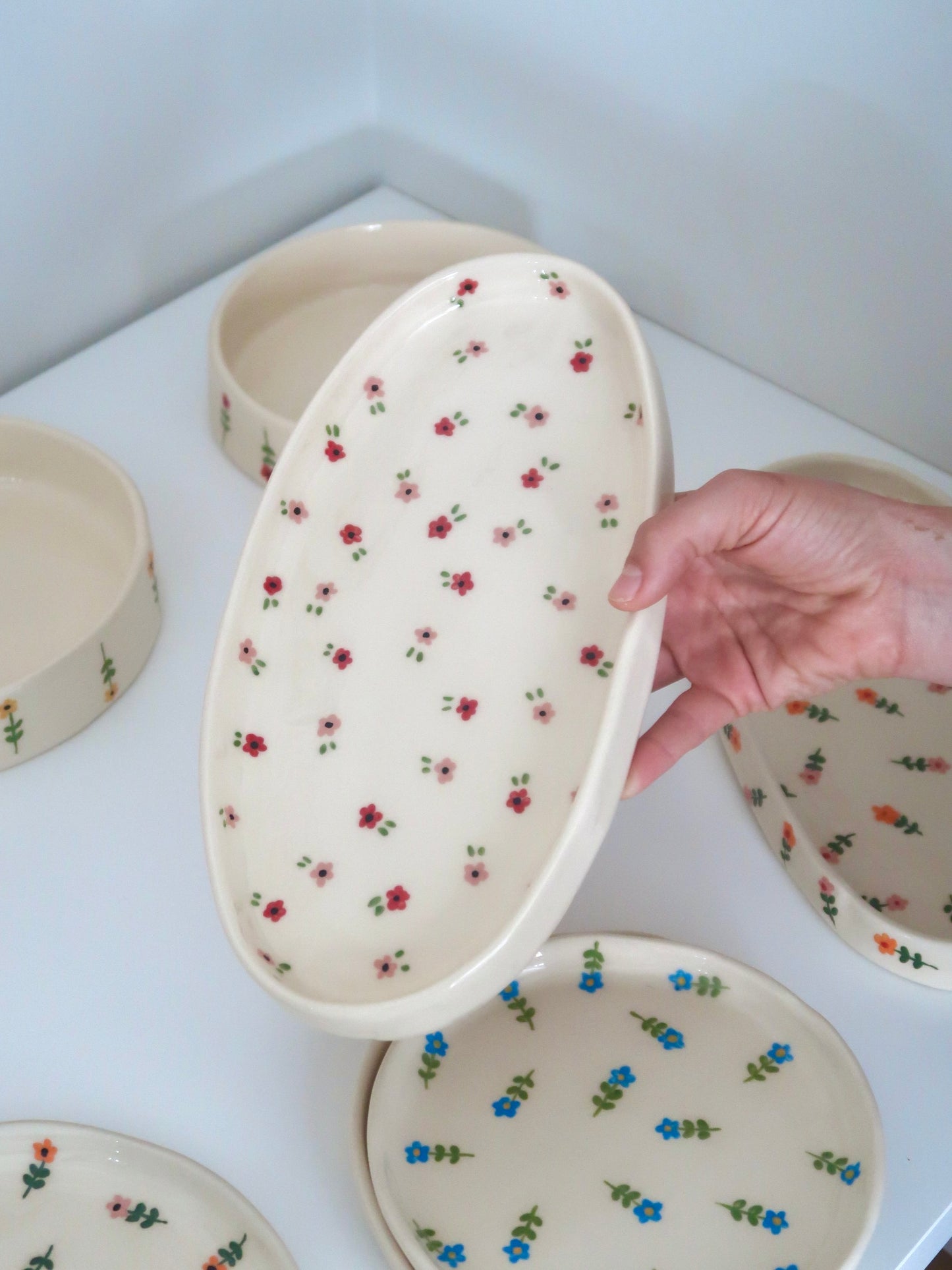 Platter with pink and red flowers