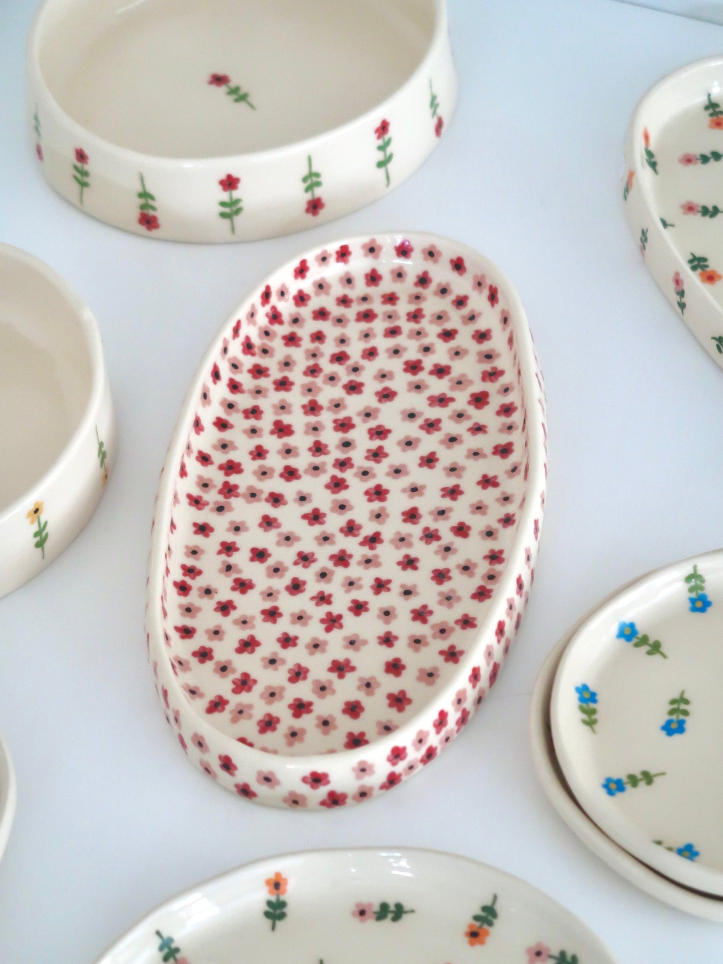 Platter with pink and red flowers