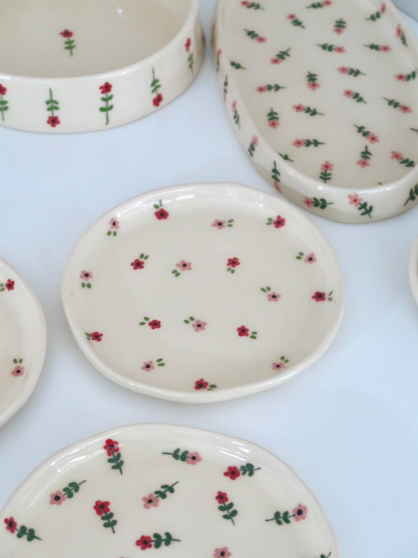 Breakfast/ dessert plate with pink and red flowers