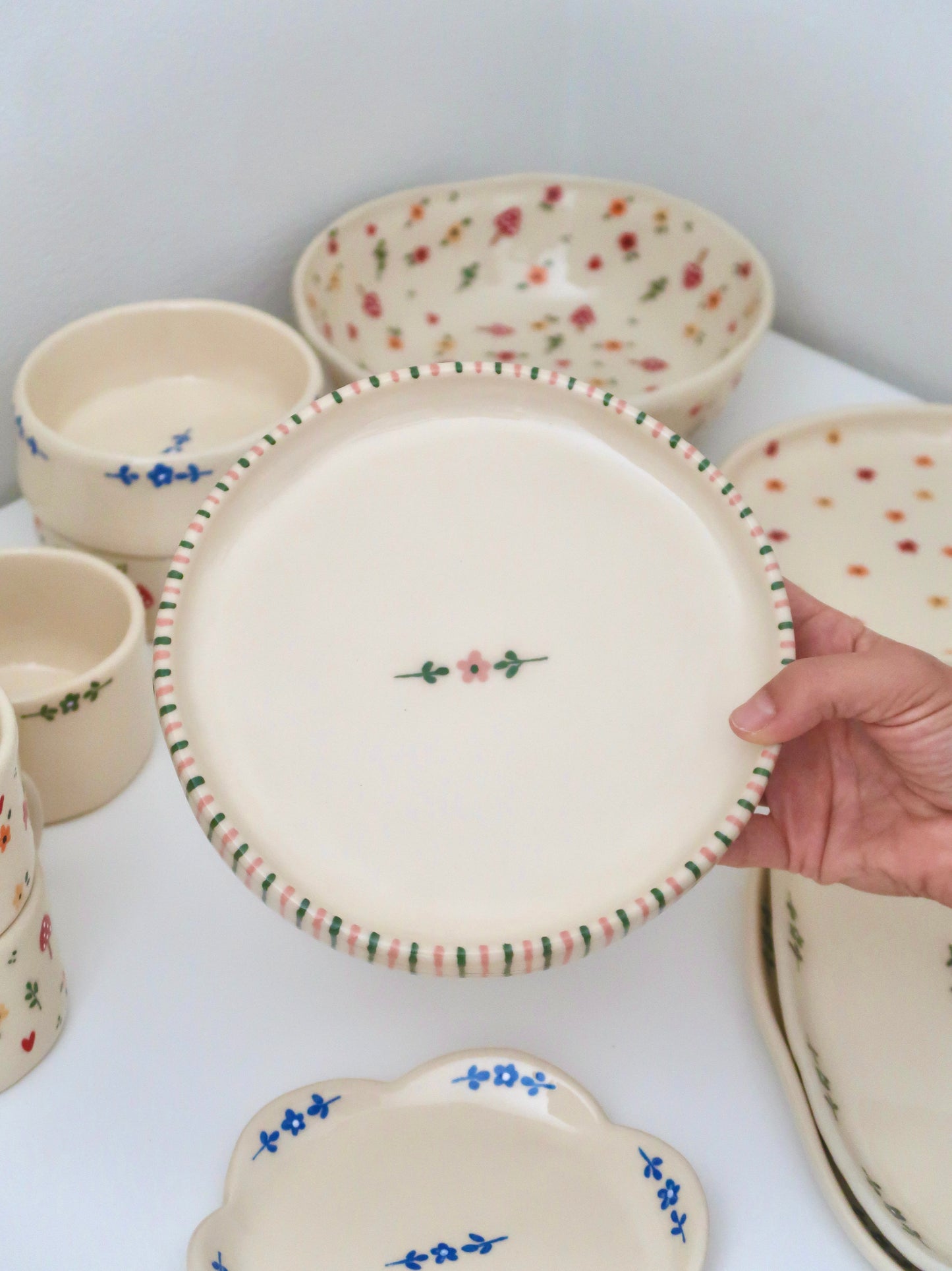 High edge plate with green and pink lines