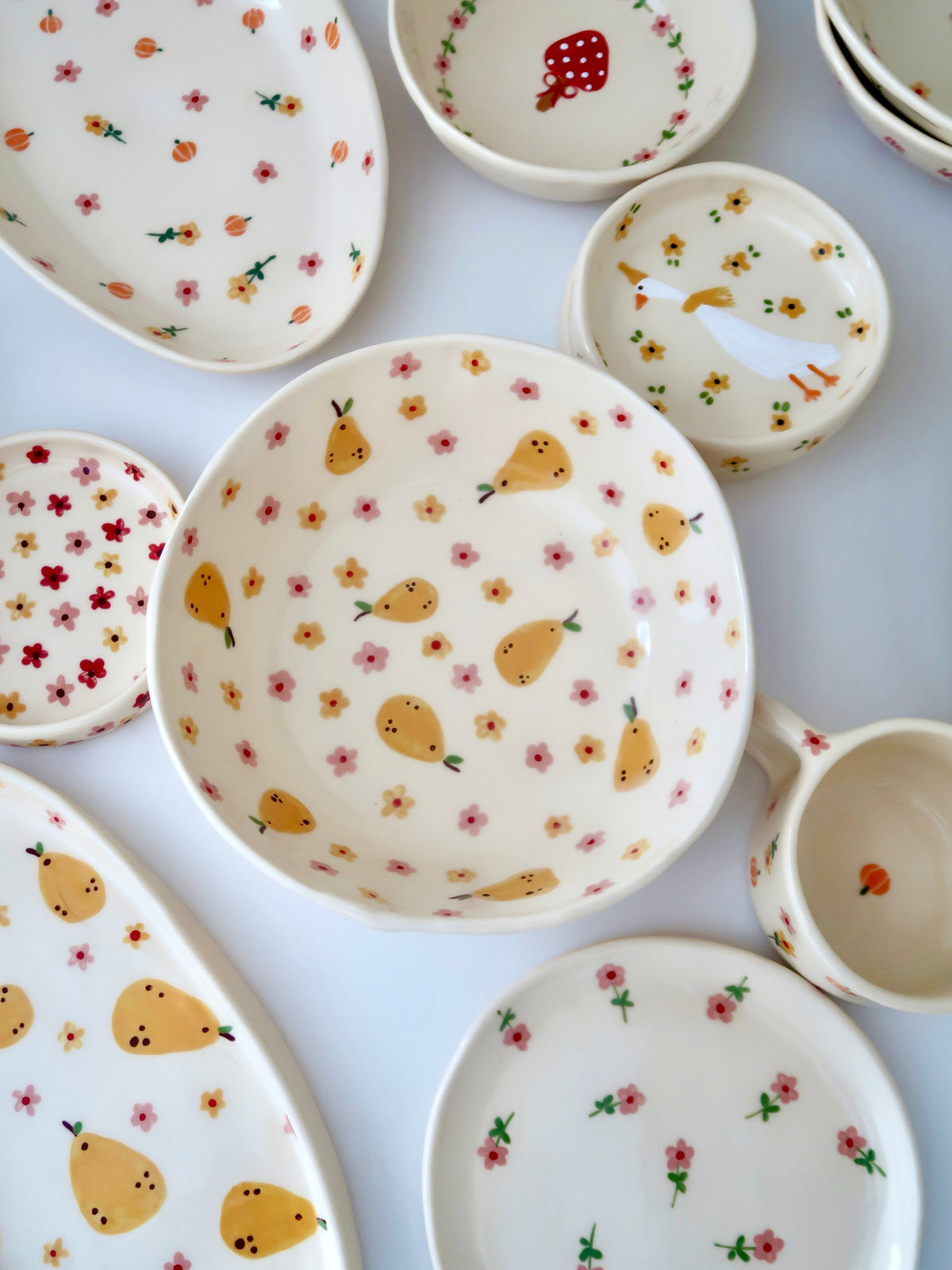 Bowl with pears, yellow and pink flowers (big)