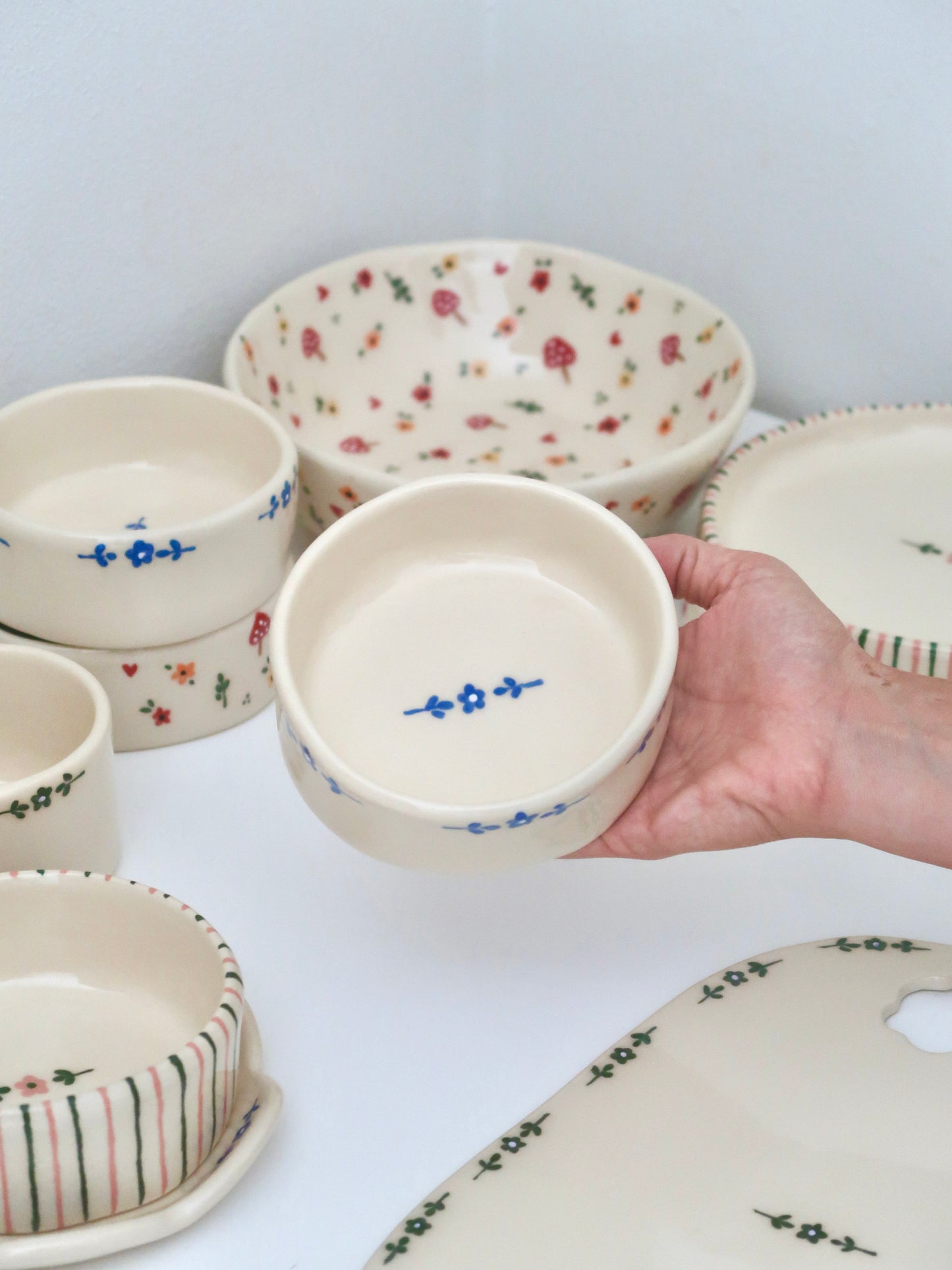Bowl with blue flowers