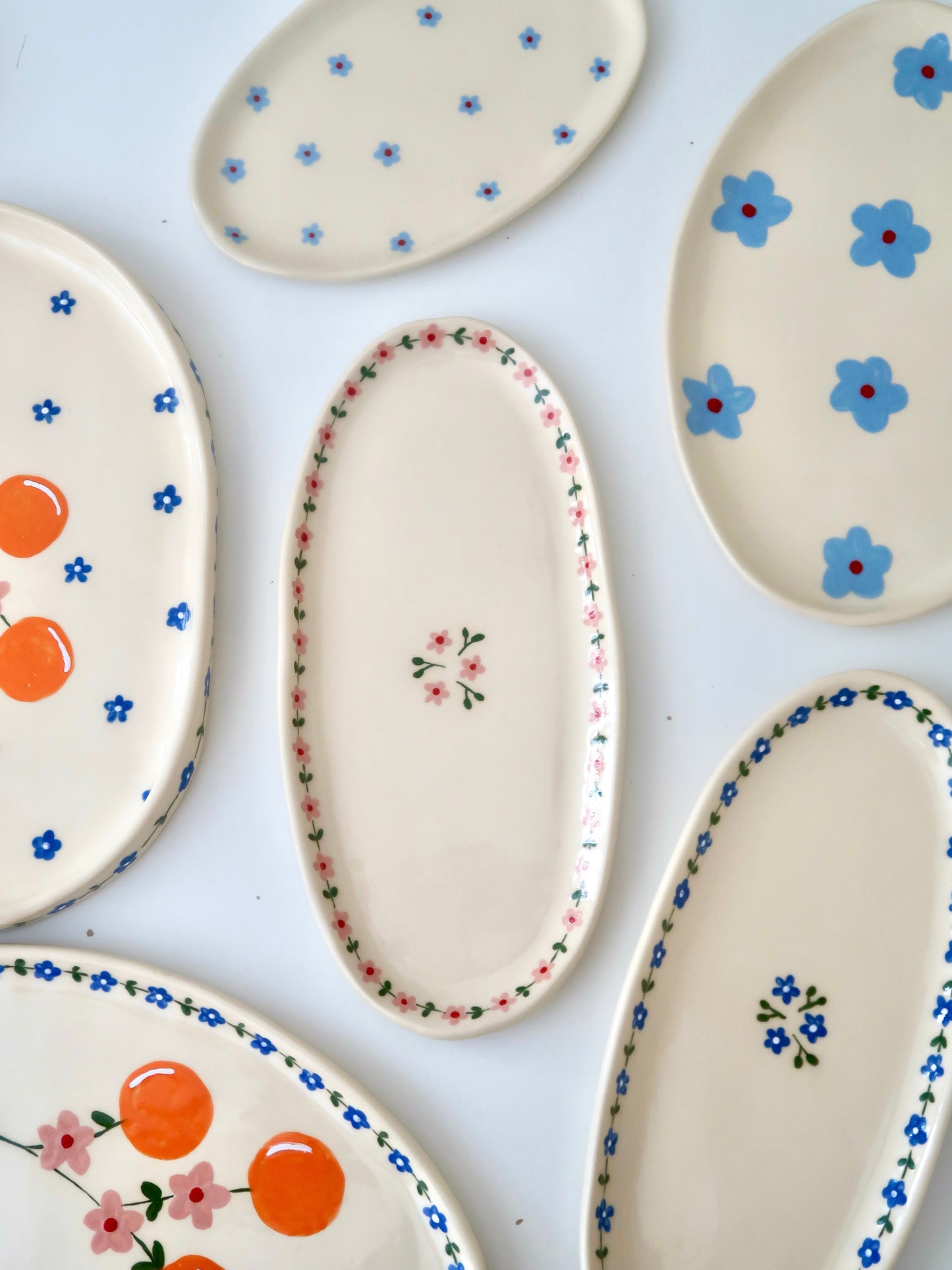 Platter with pink flowers