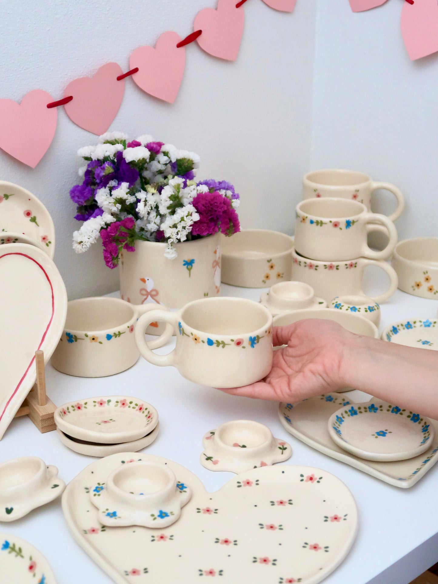 Mug with multicolour flowers