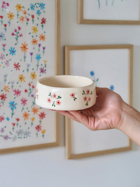 Bowl with pink flowers