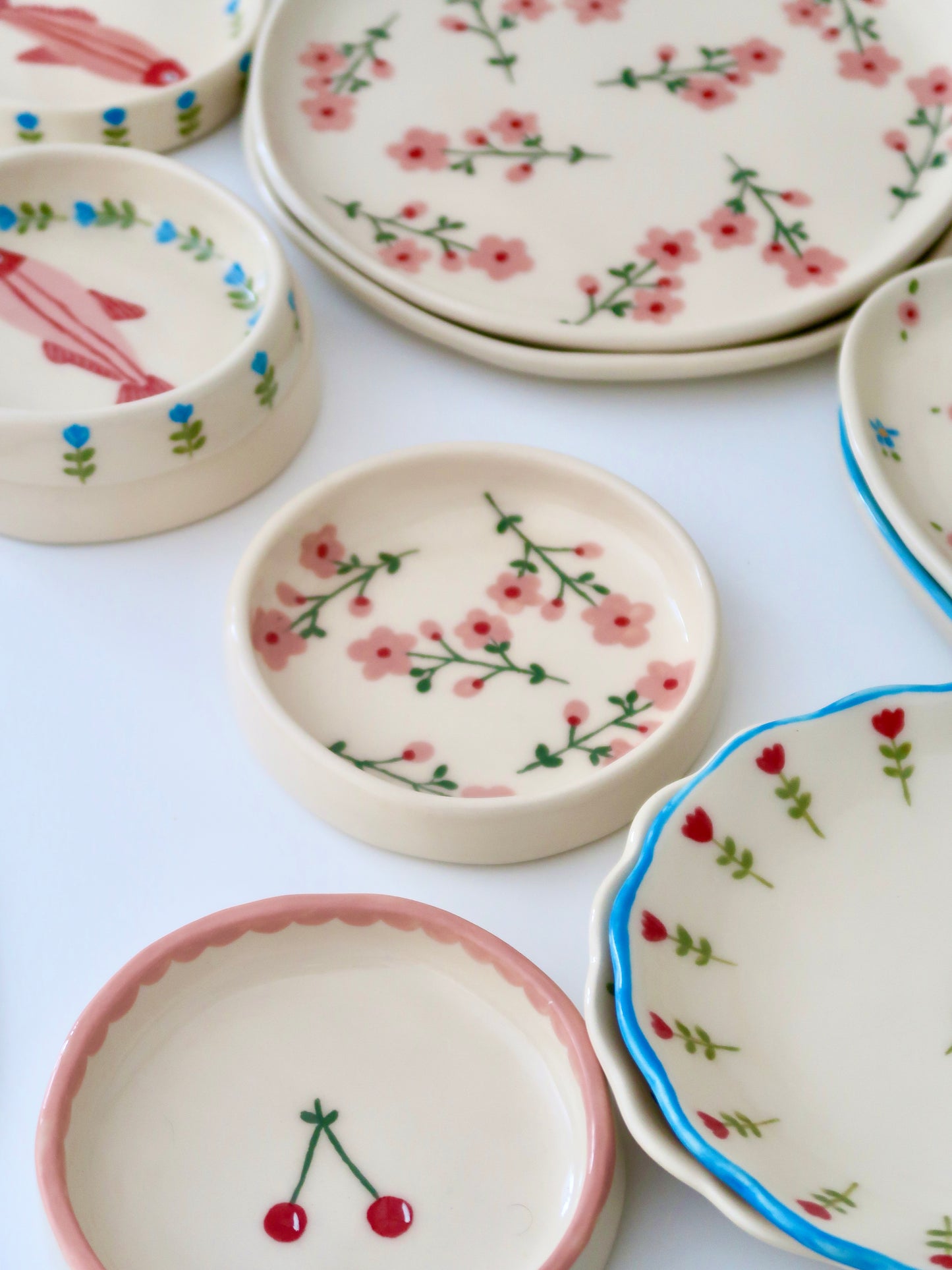 Ring dish with pink flowers