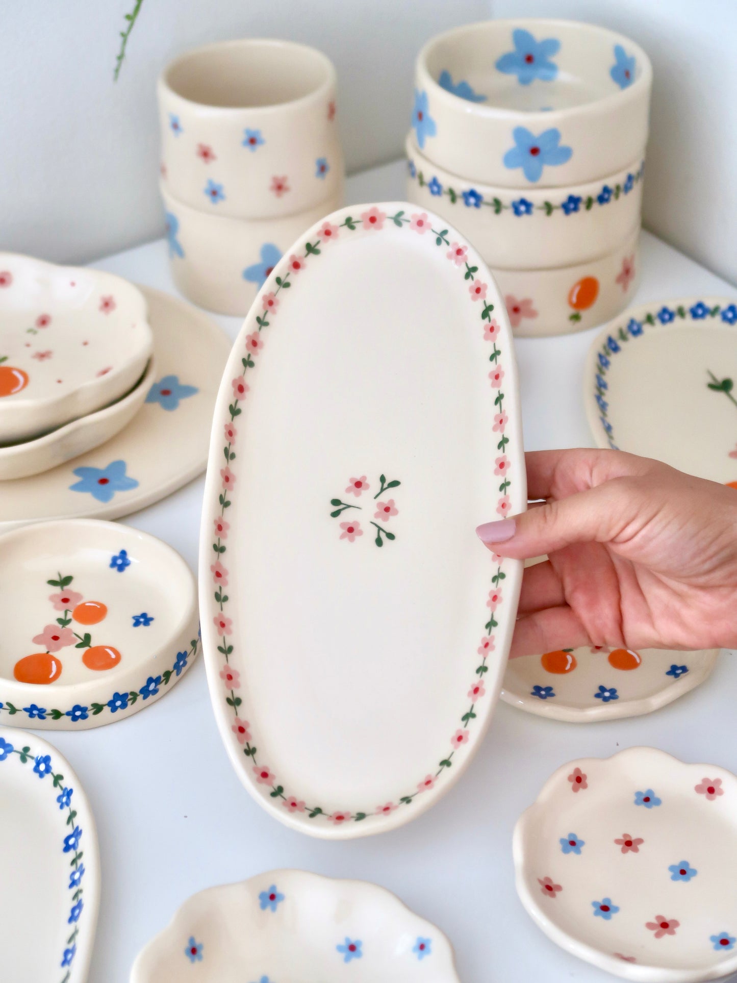 Platter with pink flowers