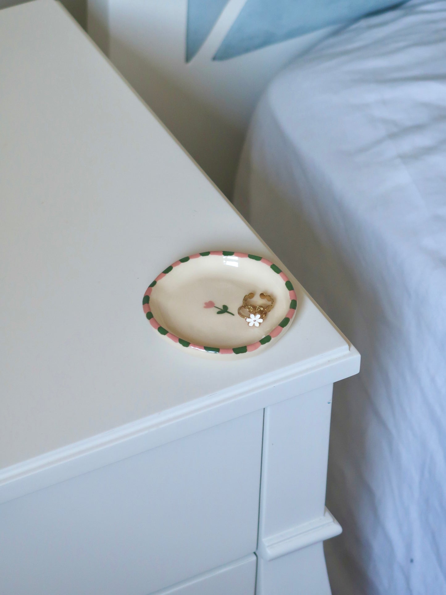 Ring dish with pink flowers