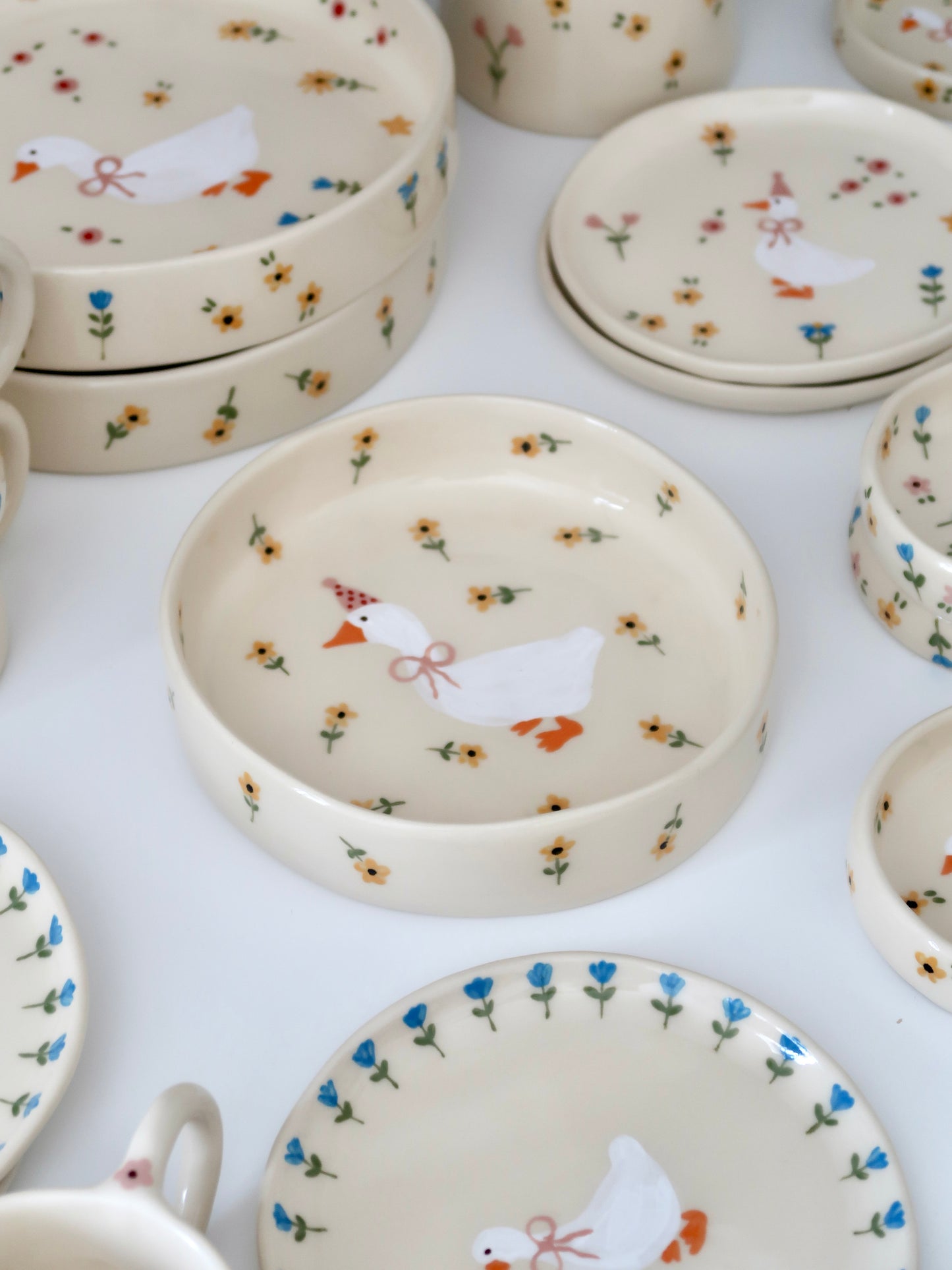 Bowl with a duck and yellow flowers - medium size