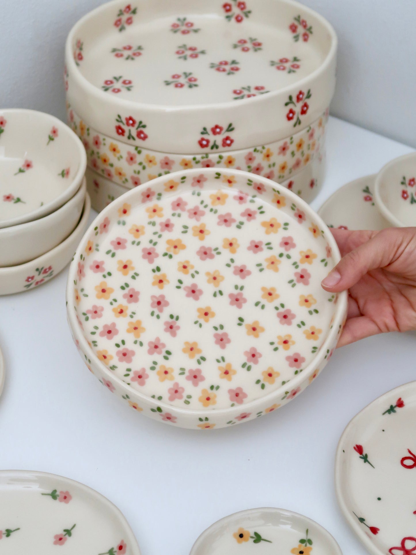 Small imperfection - High edge plate with yellow and pink flowers