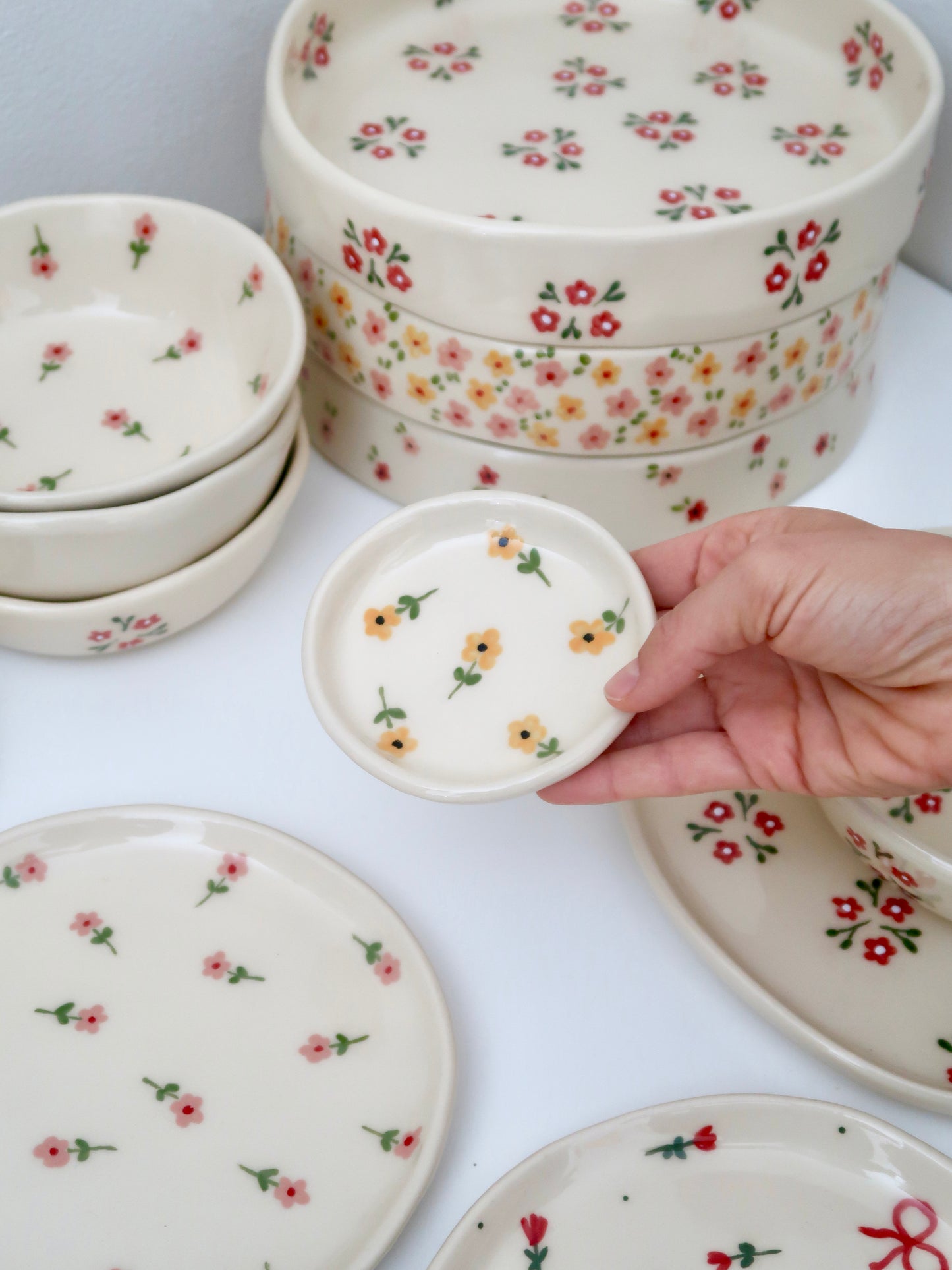 Ring dish with yellow flowers
