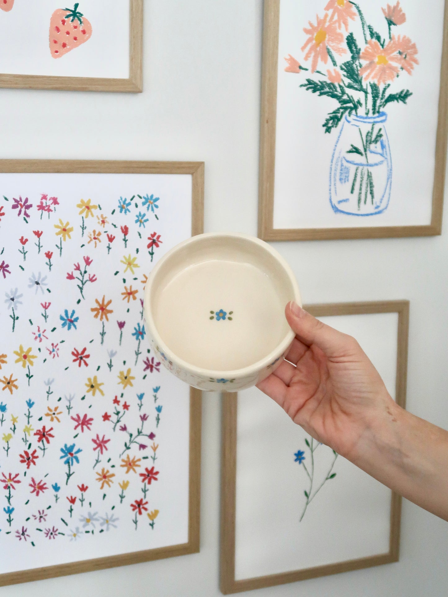 Bowl with blue flowers