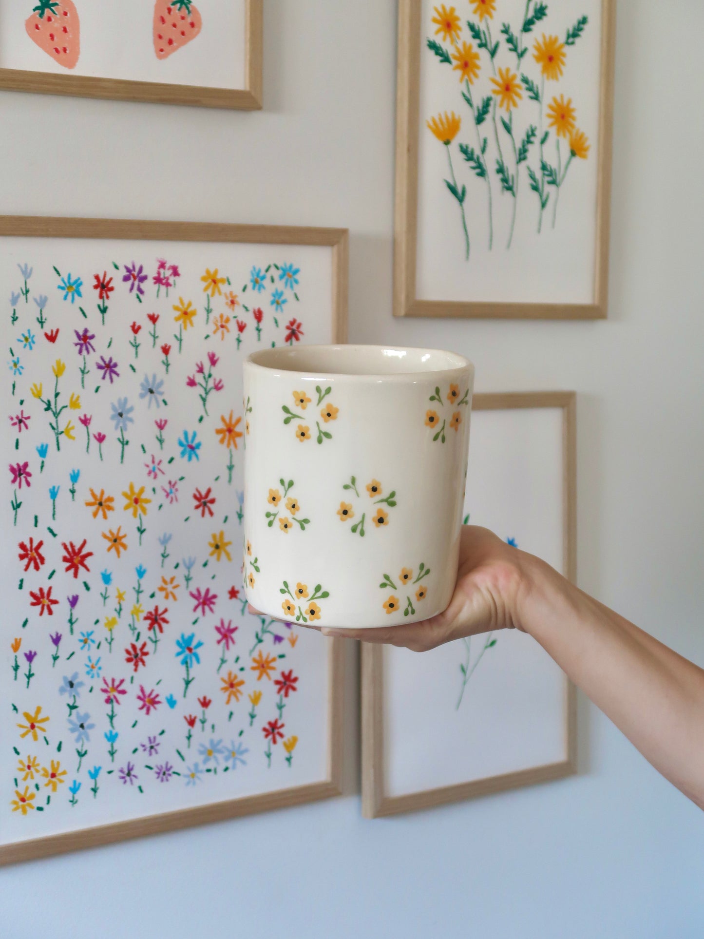 Vase with yellow flowers - big size