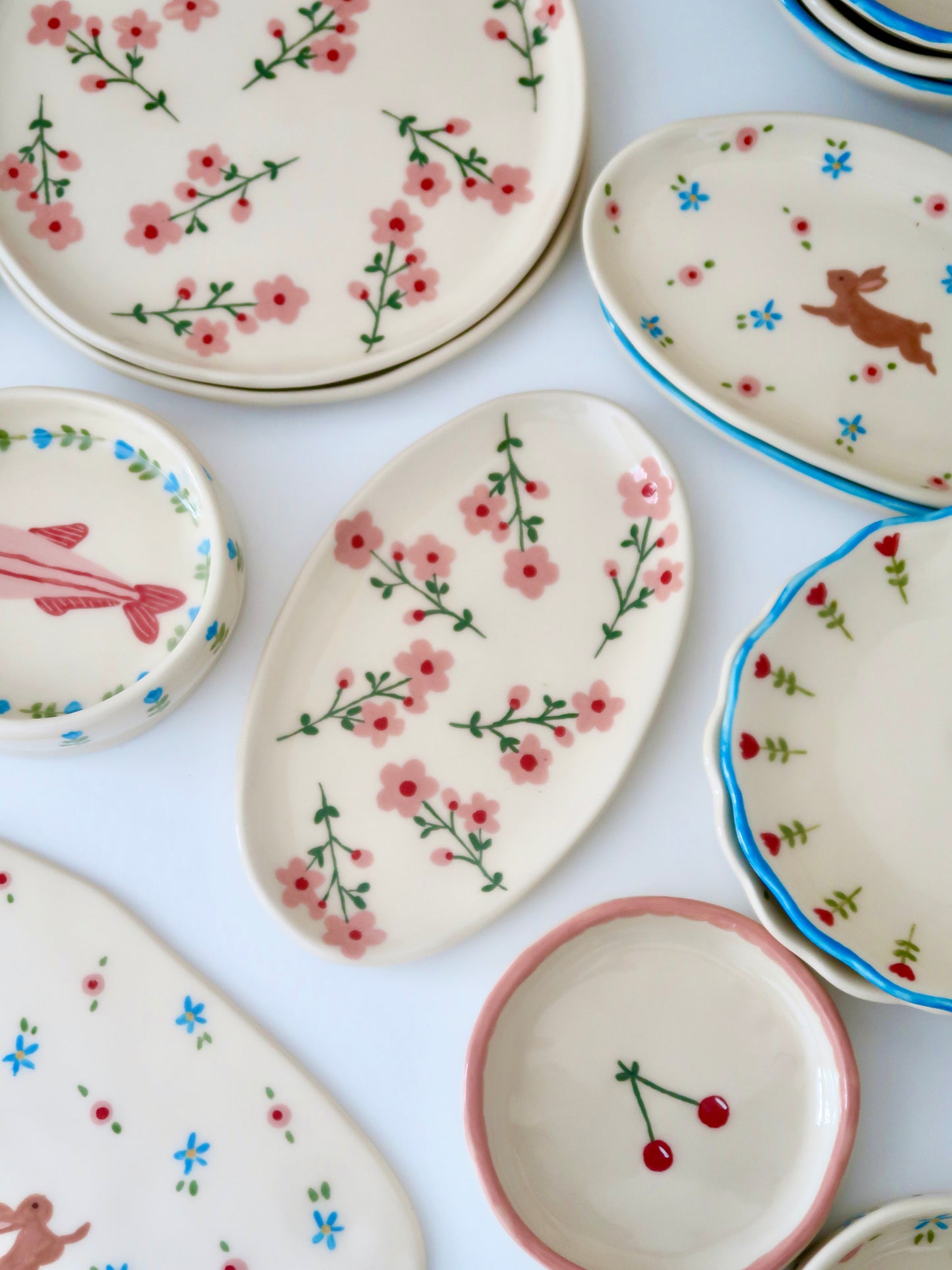Platter with pink flowers