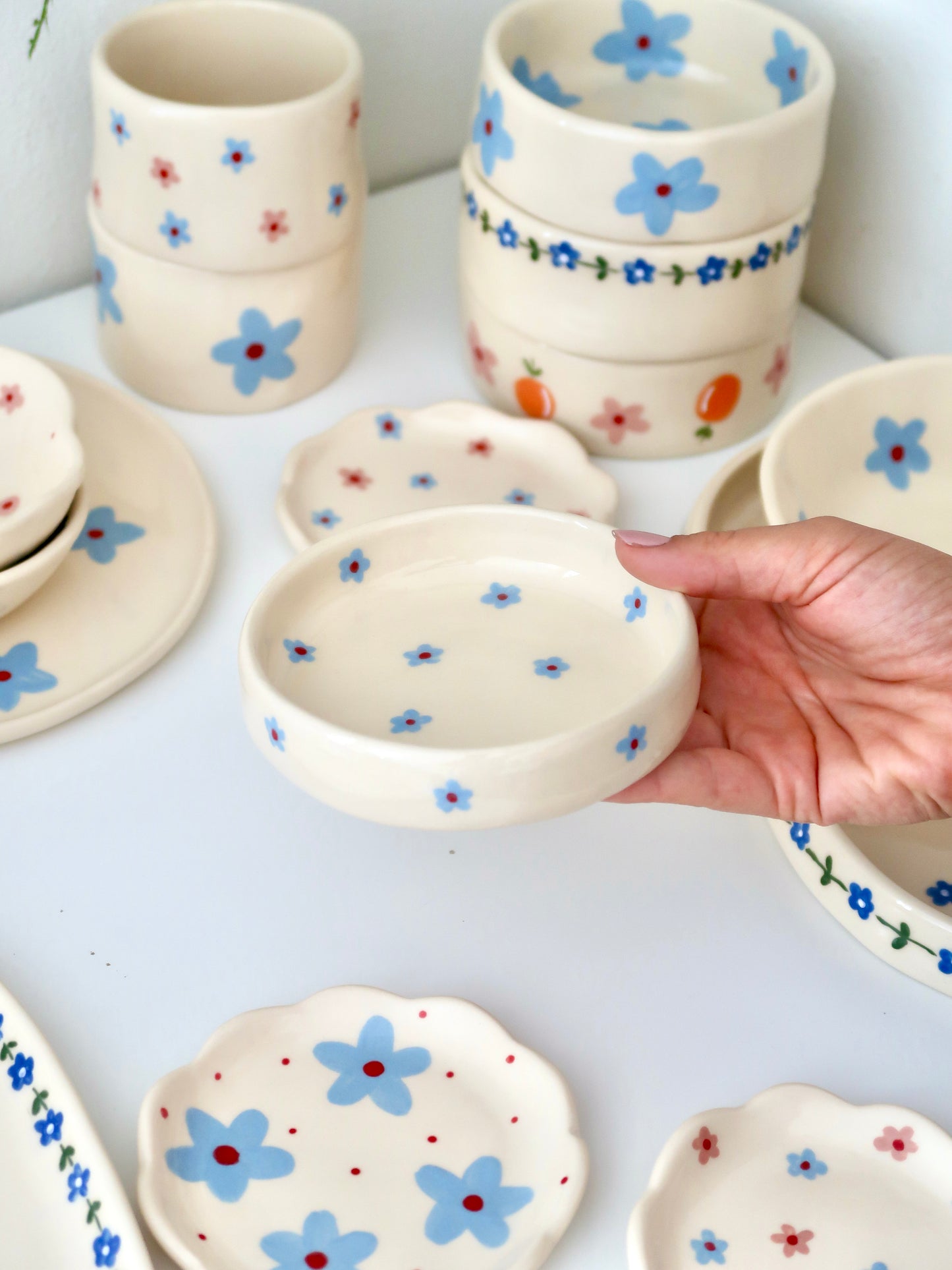 Ring dish with blue flowers