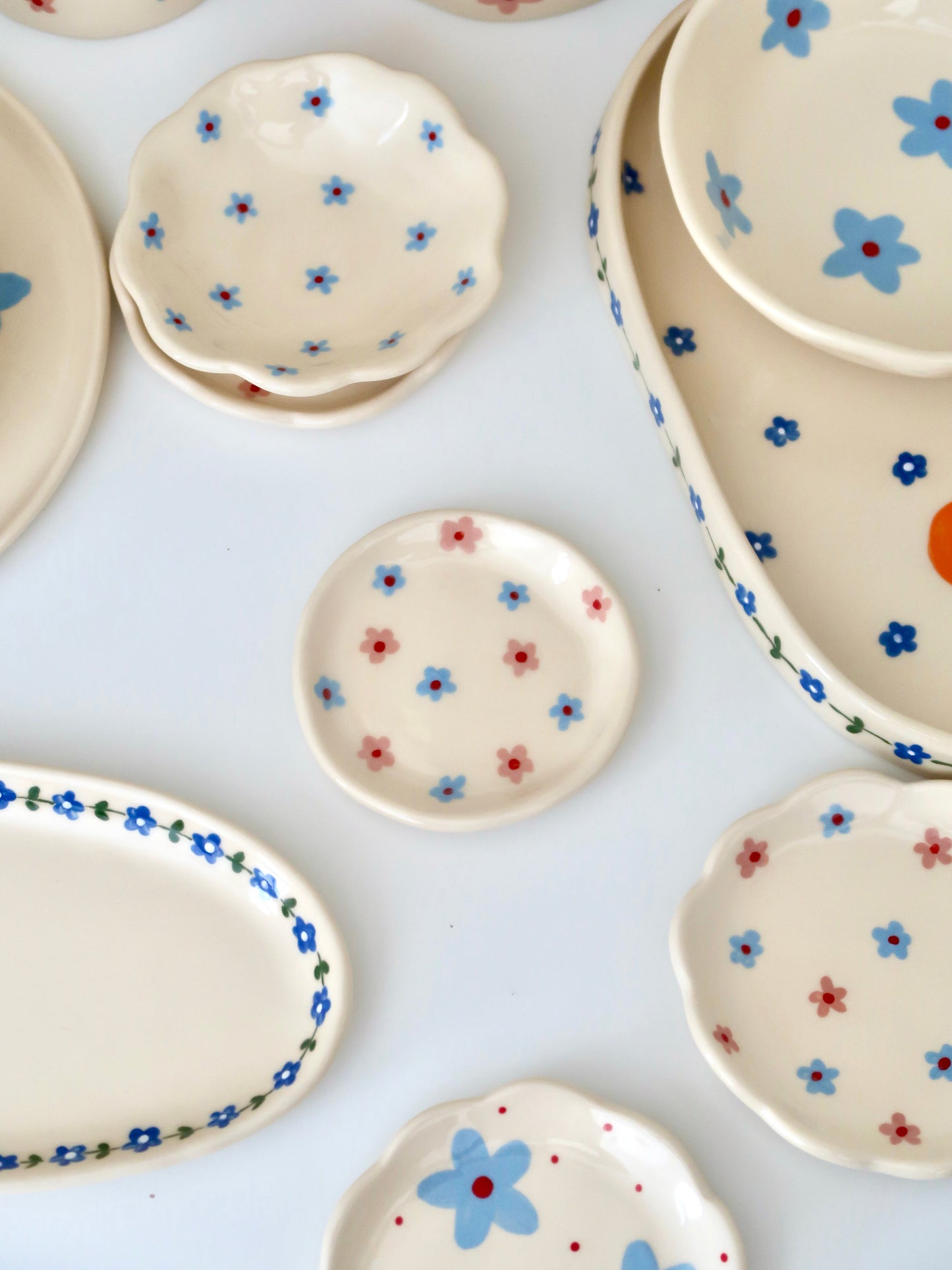 Ring dish with pink and blue flowers