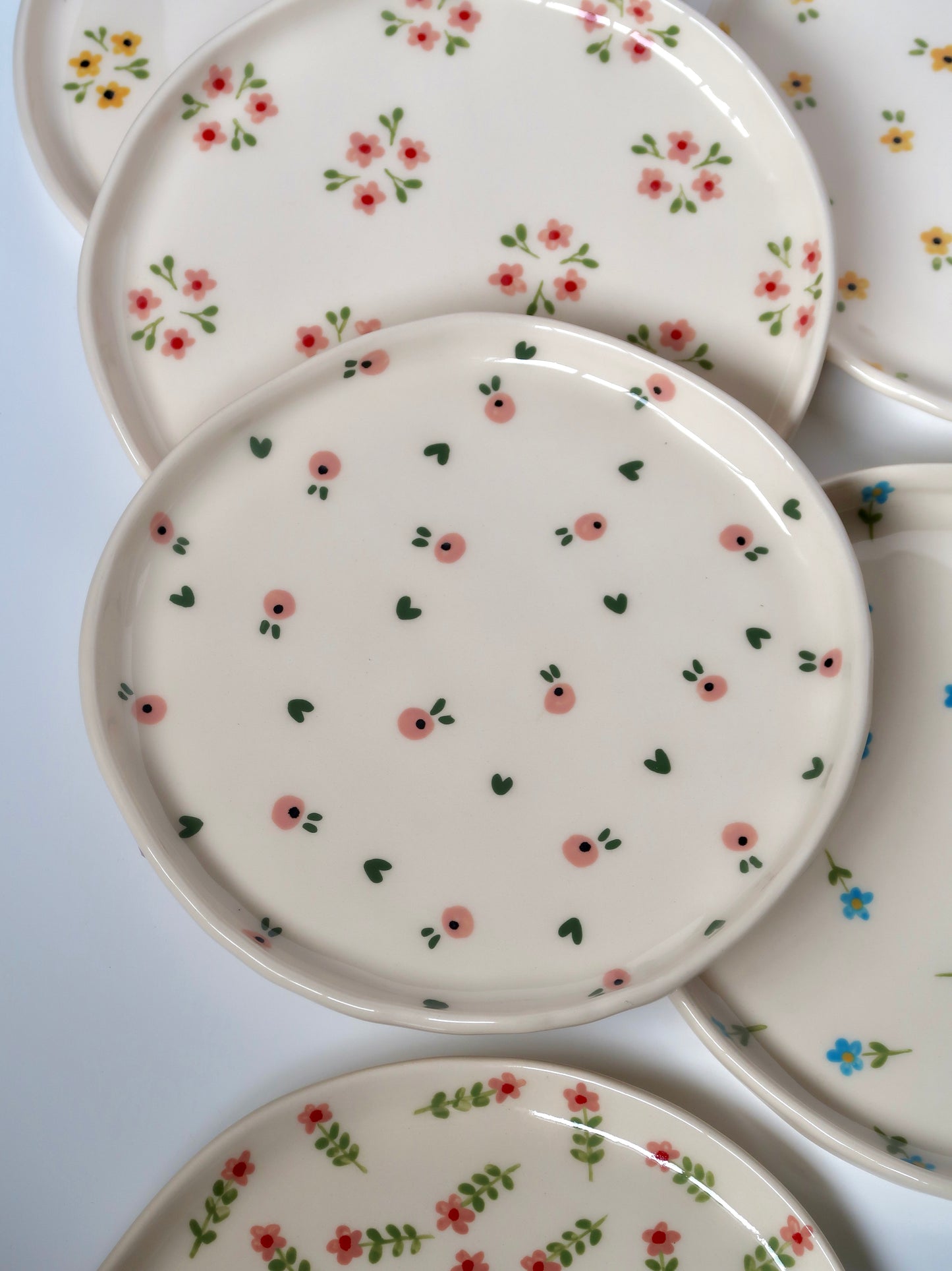 Plate with pink flowers and green hearts