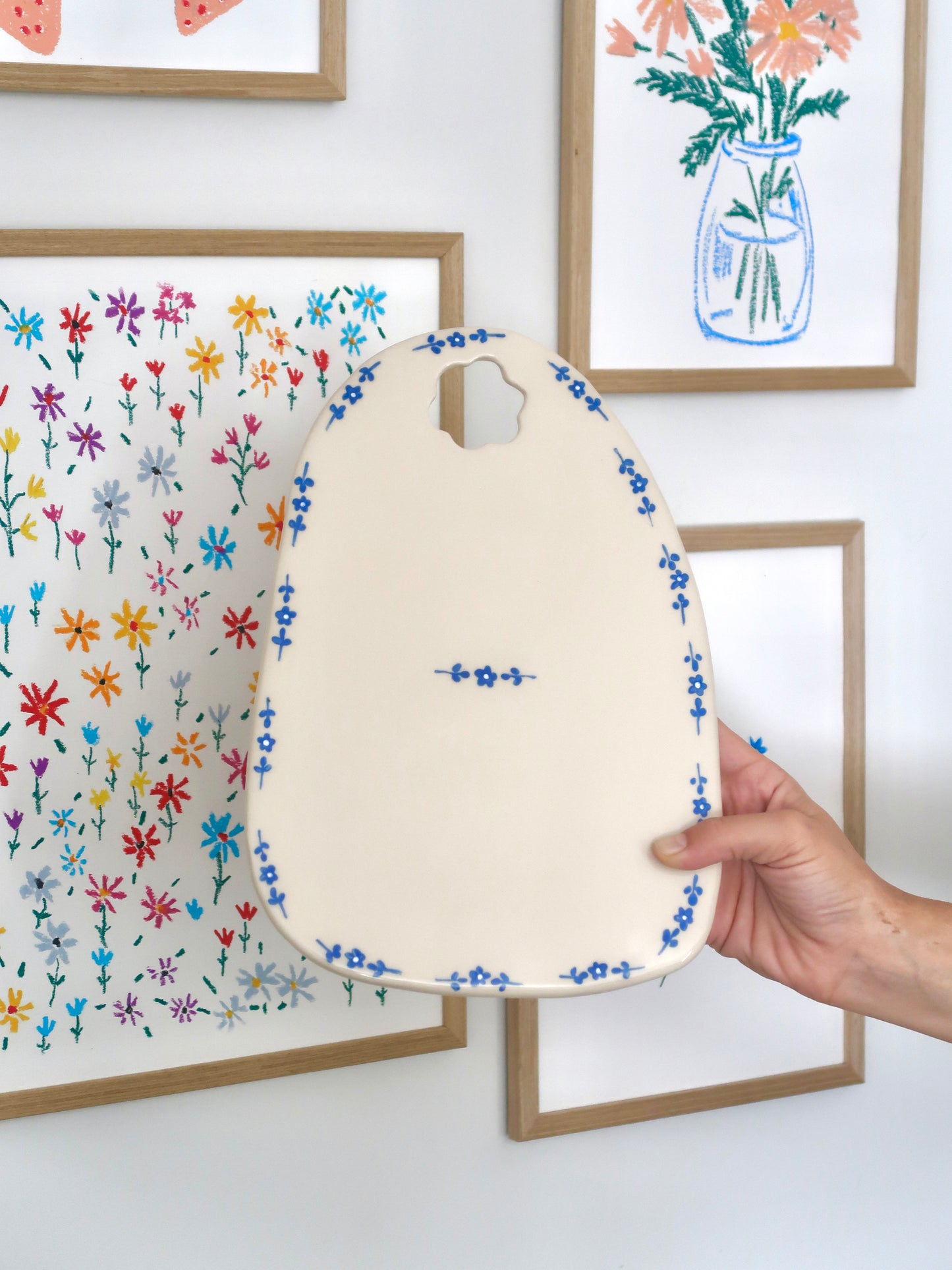 Kitchen board with blue flowers