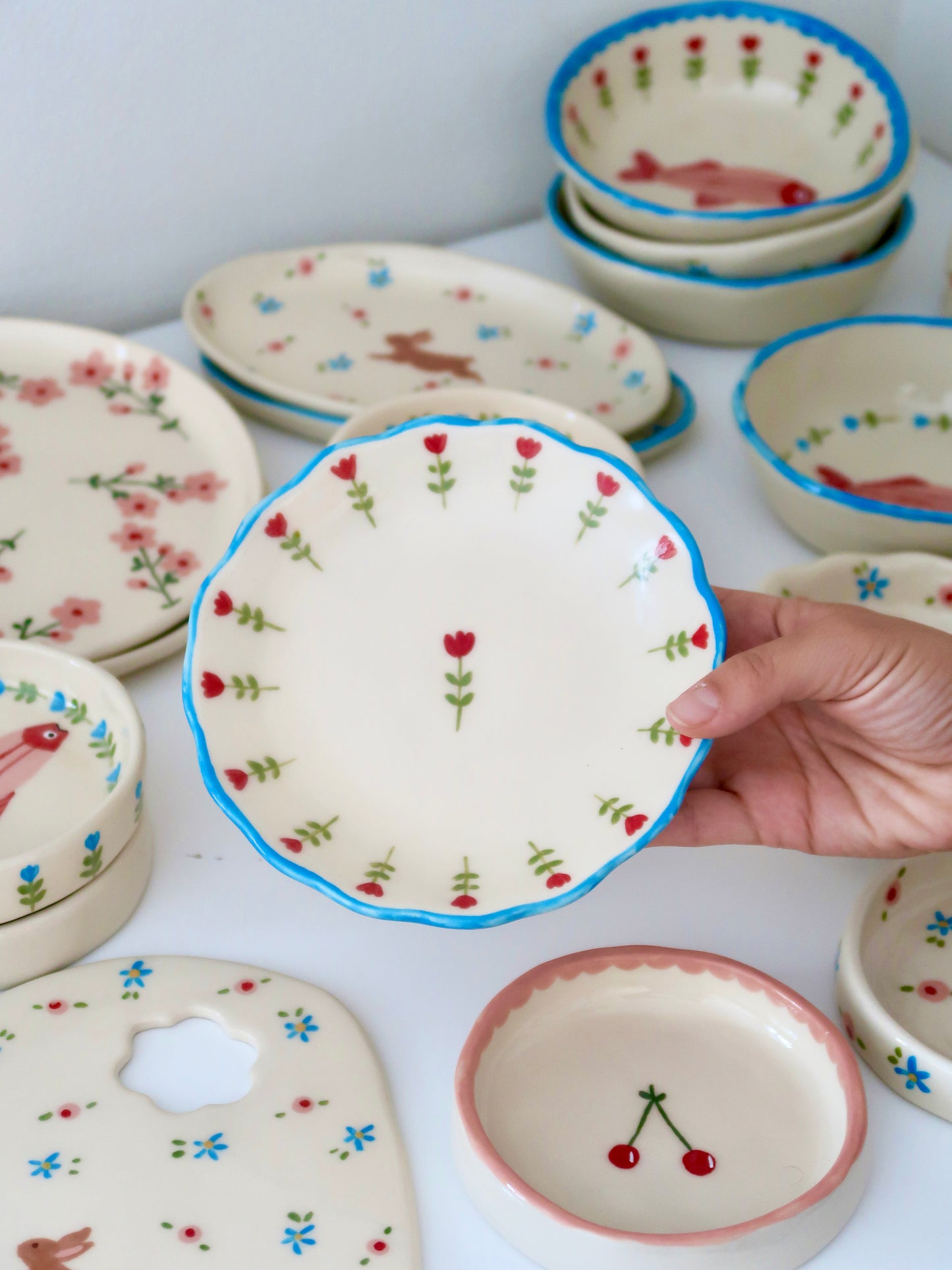 Breakfast/ dessert scalloped plate with red flowers
