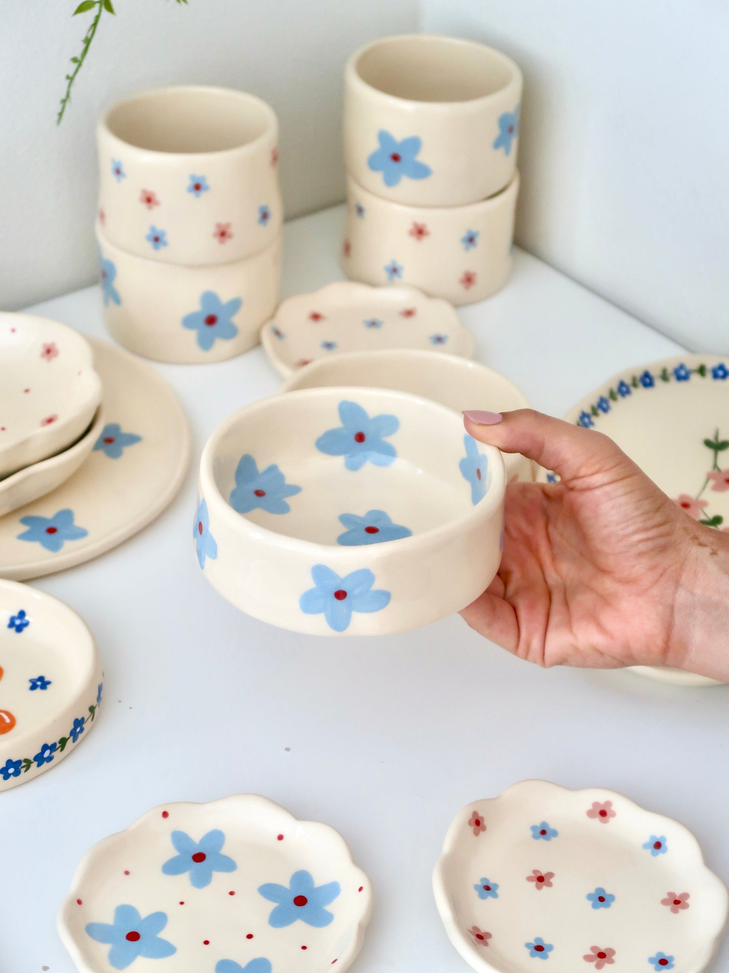 Bowl with blue flowers