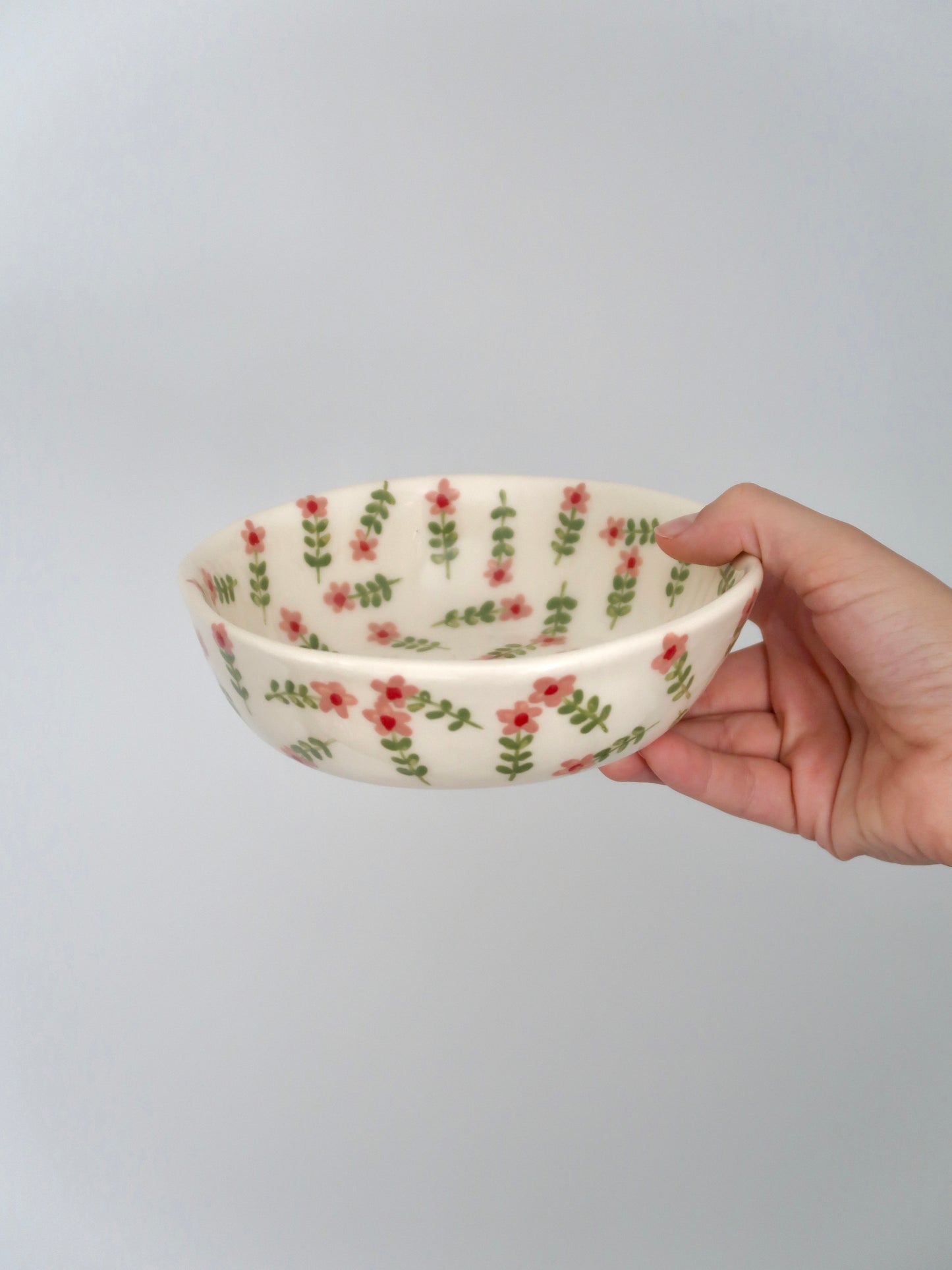 Bowl with pink flowers