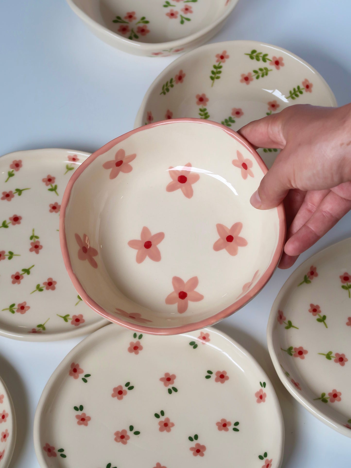 Bowl with pink flowers