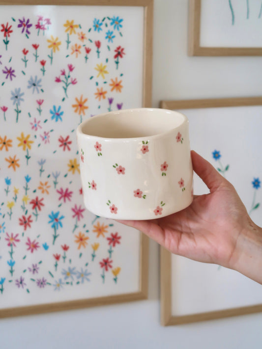 Vase with pink flowers