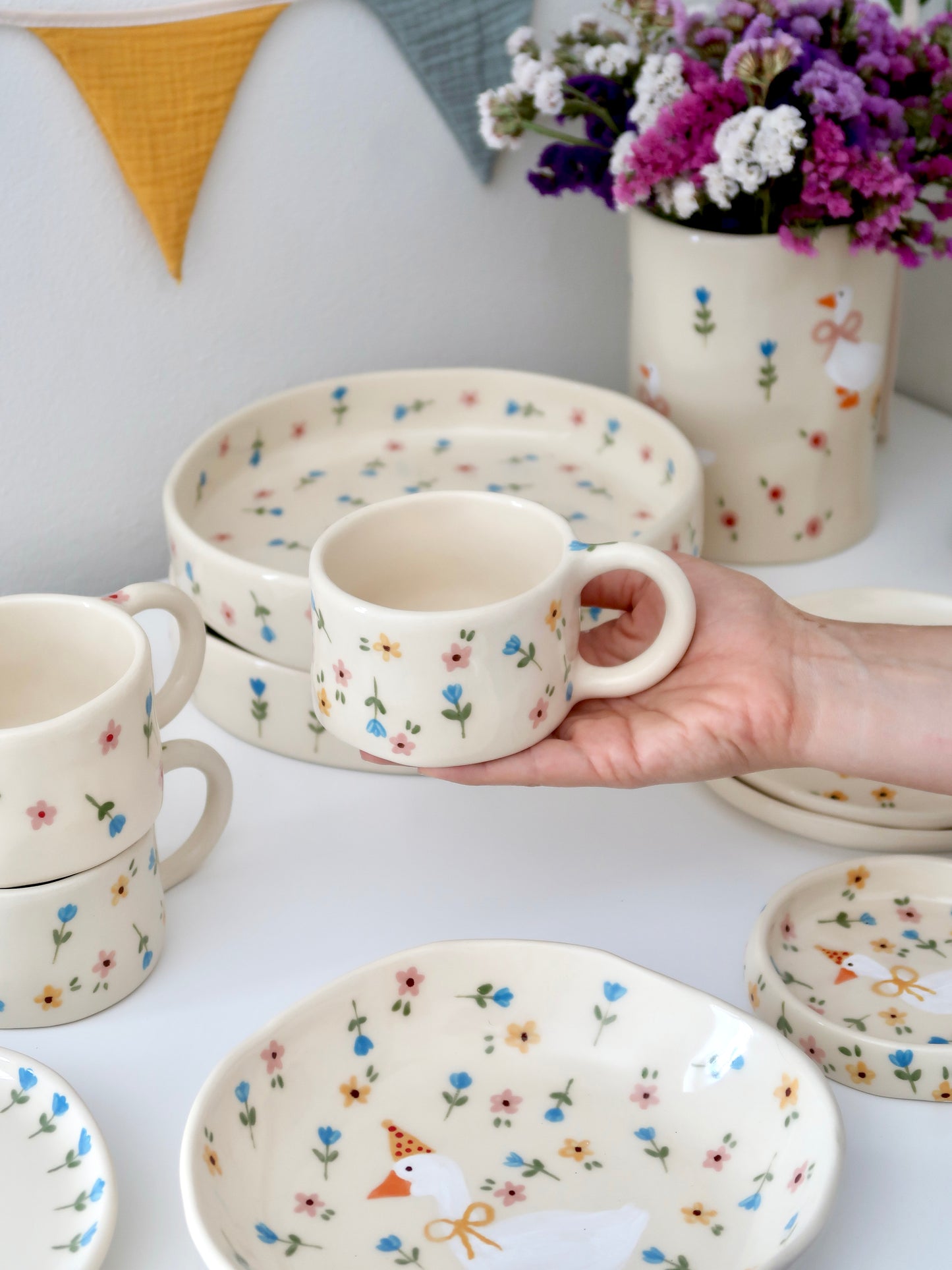 Mug with multicolour flowers